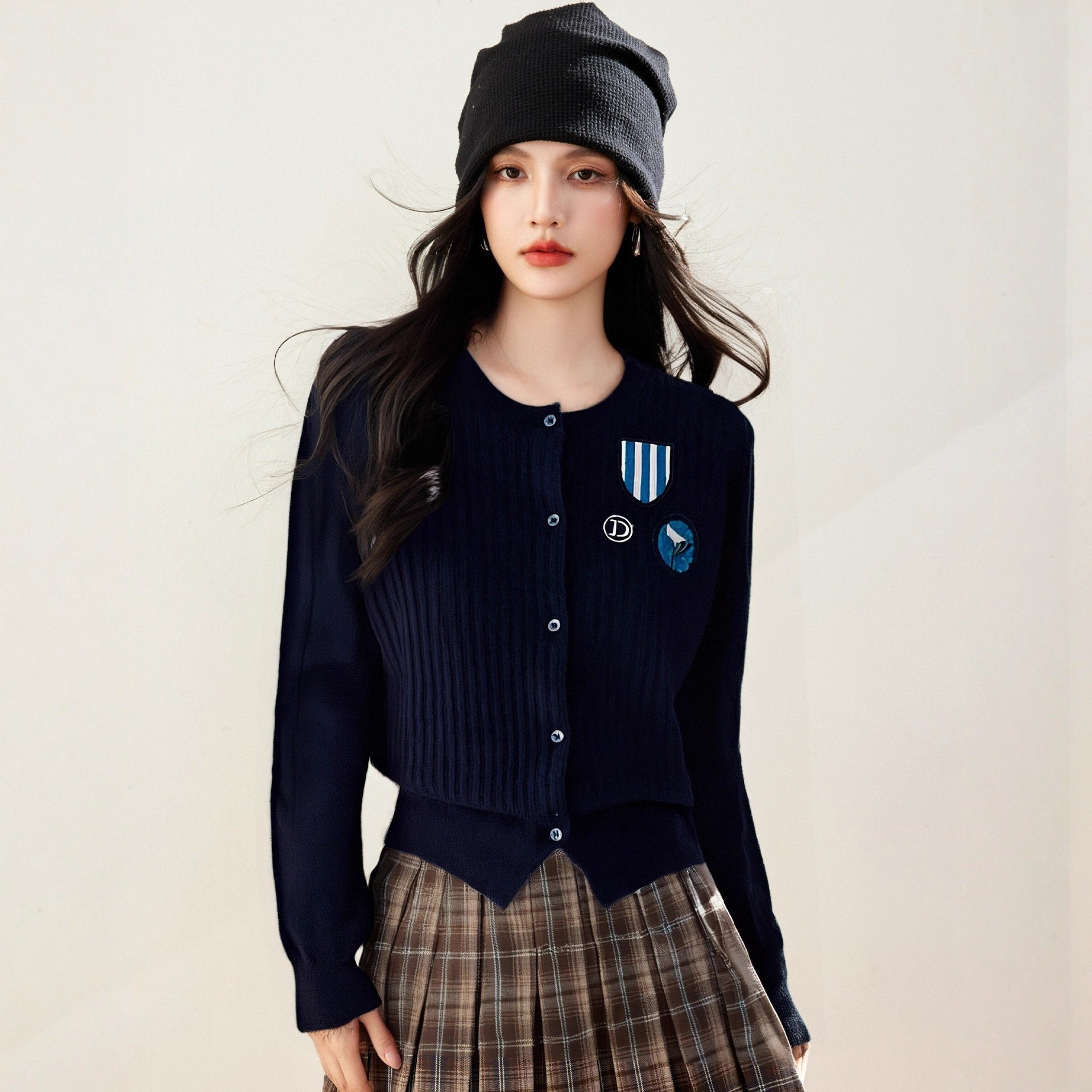 Chic Knit Cardigan with Badge Stripe Pattern, Short Length, Academic Style, Cashmere-Like Feel, Autumn/Winter Outerwear