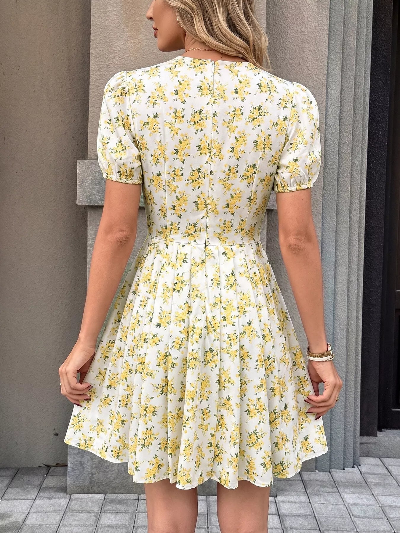 Floral Print V-Neck Puff Sleeve Mini Dress