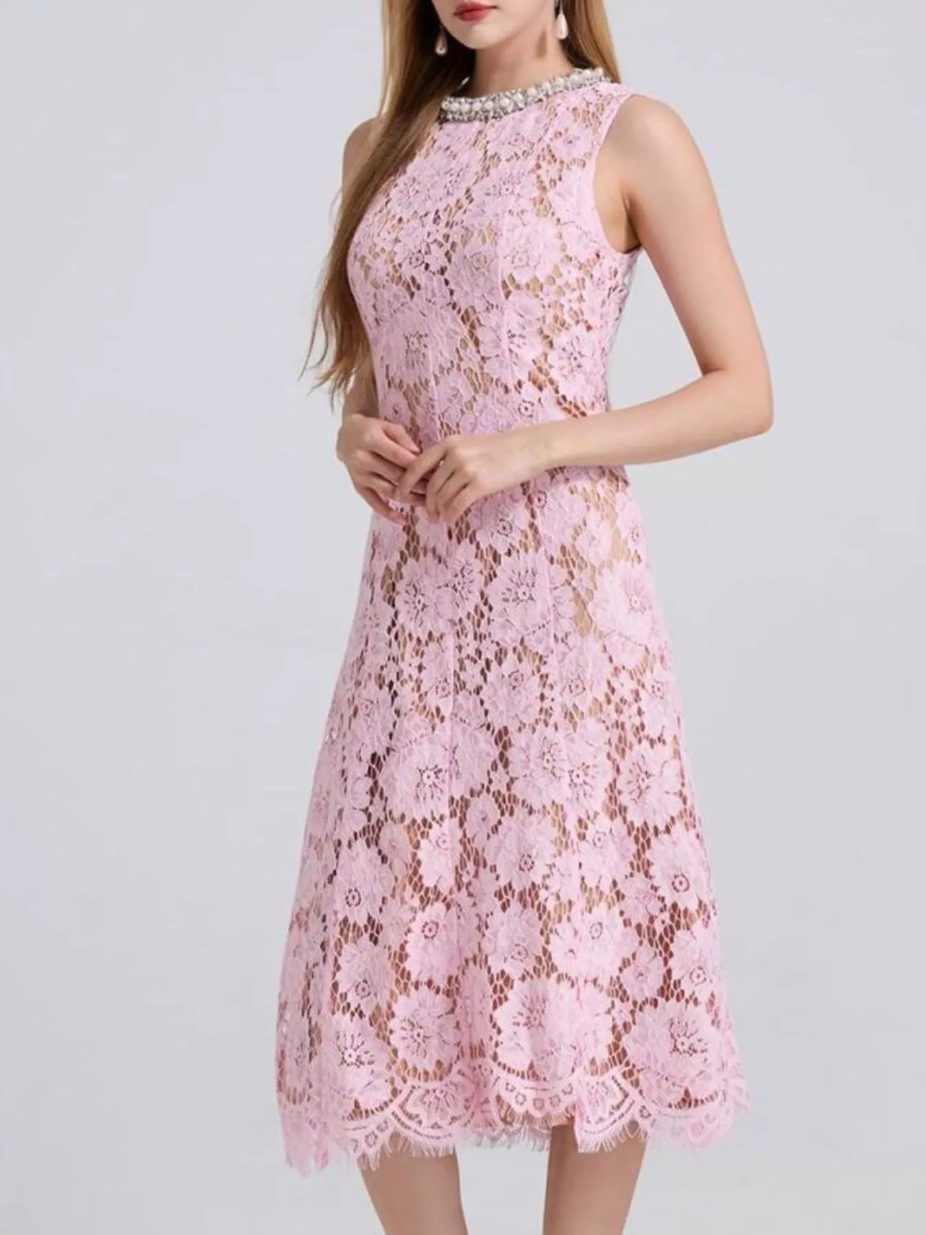 Pearl Neckline Sleeveless Lace Dress