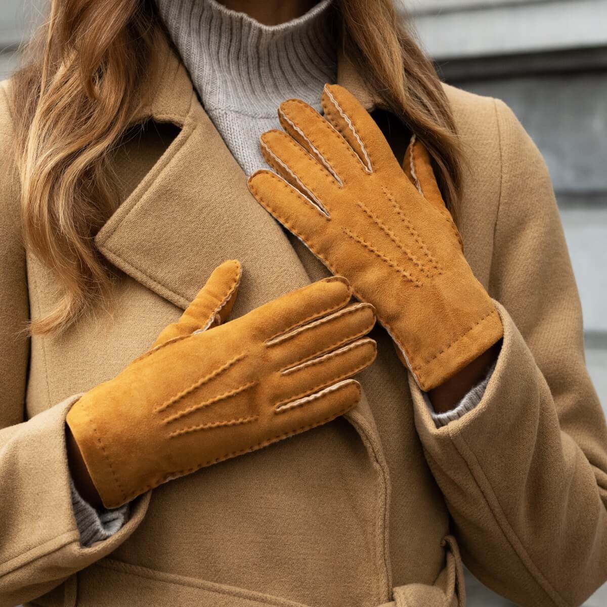 Beatrice - Italian suede leather gloves with luxurious natural sheep fur lining