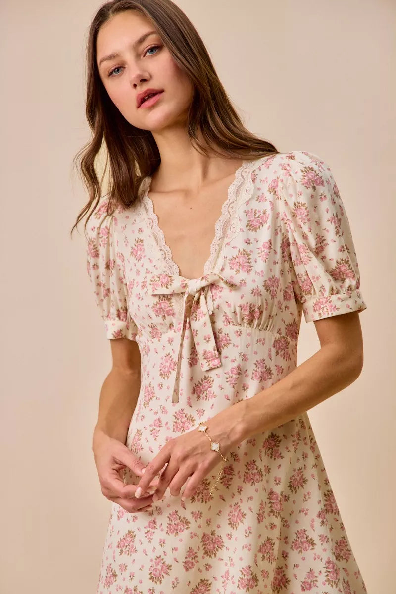 SO ME Floral Lace Trimed Short Sleeves Mini Dress