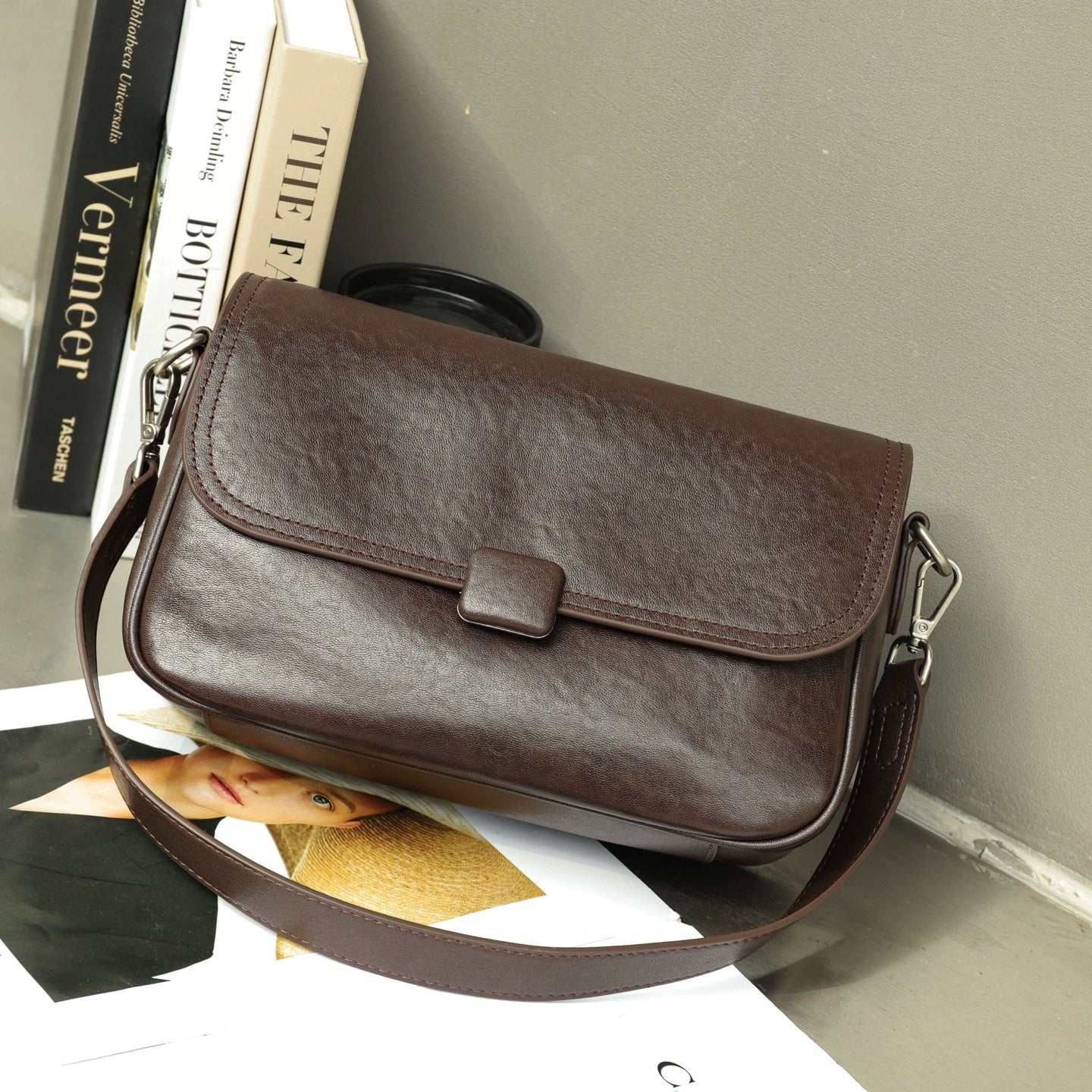 Real Leather Women's Bag Cross-border New Single Shoulder Crossbody Bag, Top Layer Cowhide, College Style Mailman Bag, Commuting Cambridge Bag
