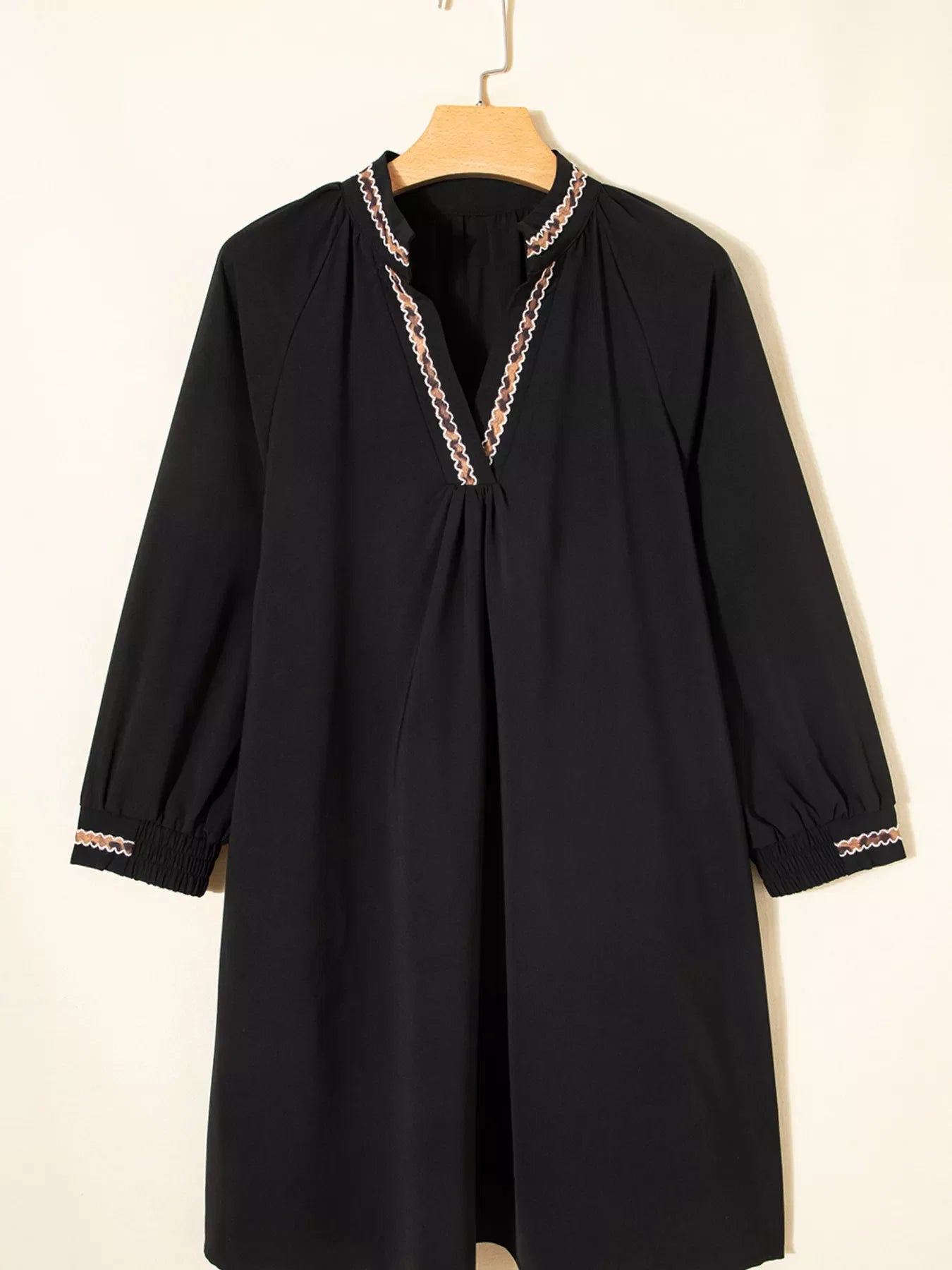 Contrast Trim Bracelet Sleeve Shift Mini Dress