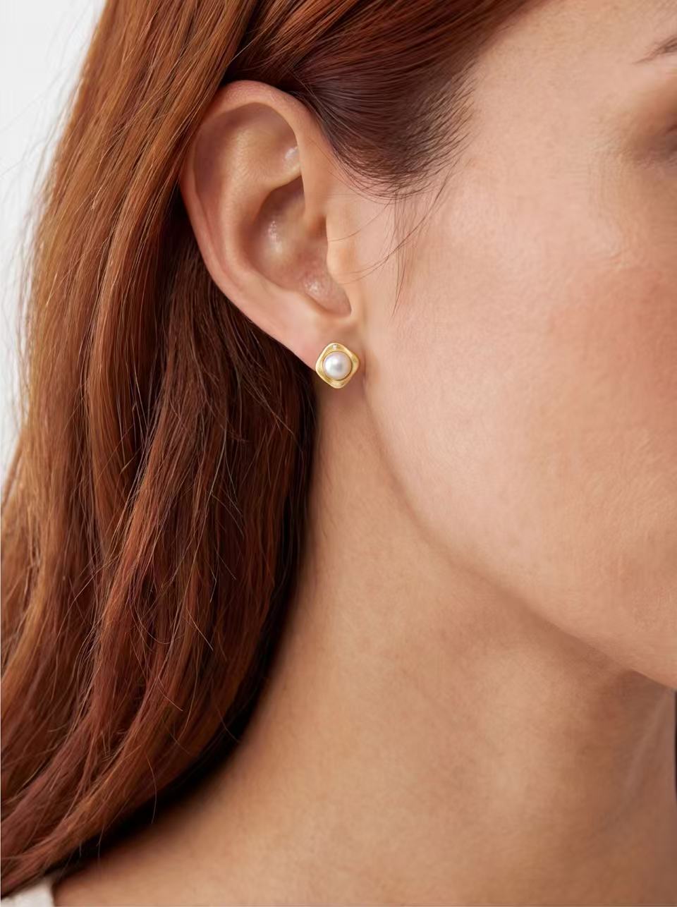 Soft Square Pearl Stud Earrings