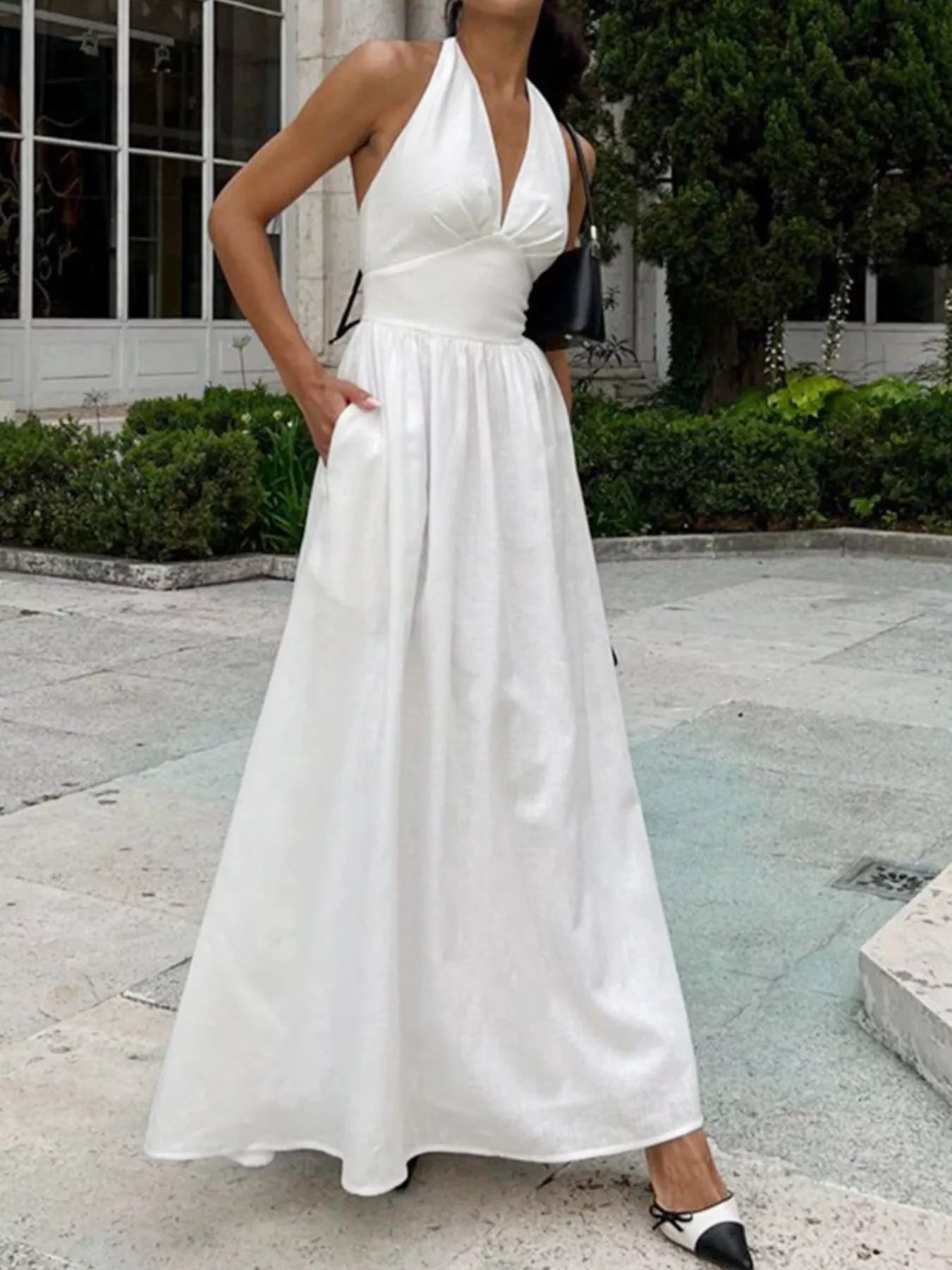 Halter Neck Flowy Maxi Dress