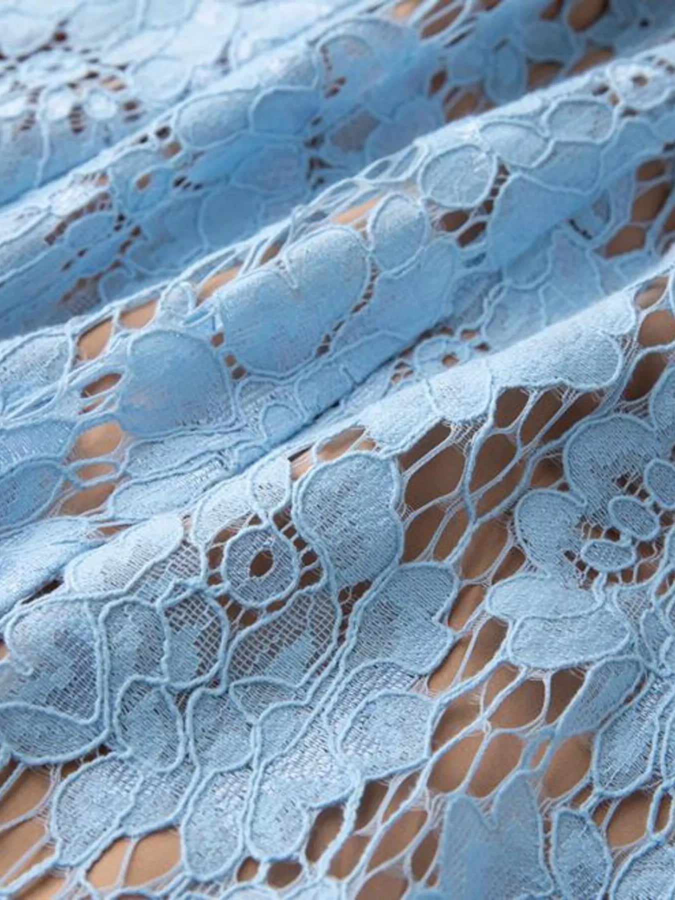 Pearl Neckline Sleeveless Lace Dress