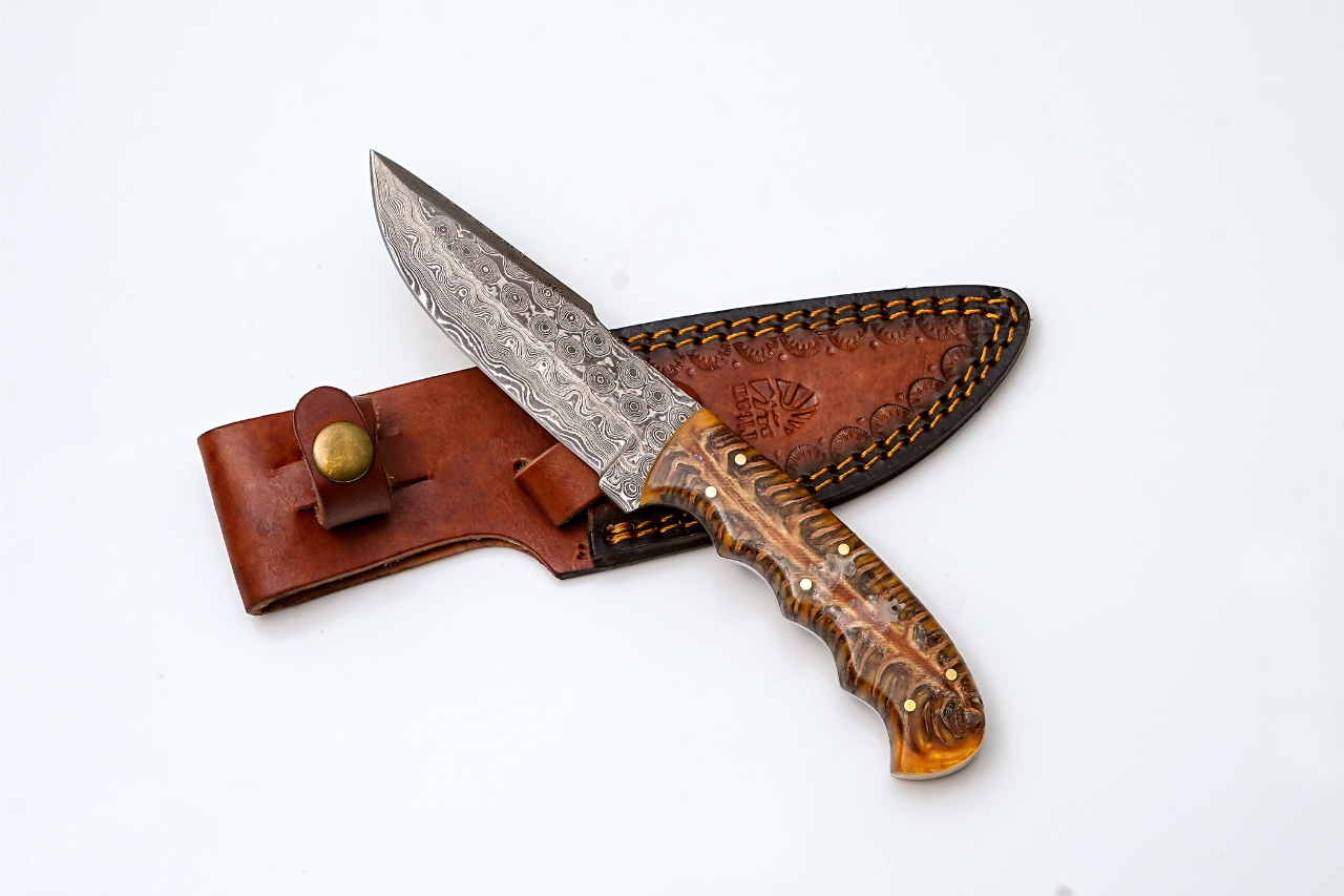 Handmade Damascus Steel "Titan Gecko" Fixed Blade Knife with Amber Resin Pine Cone Resin Handle | Hunting, Camping & Collectible Knife - TK-443
