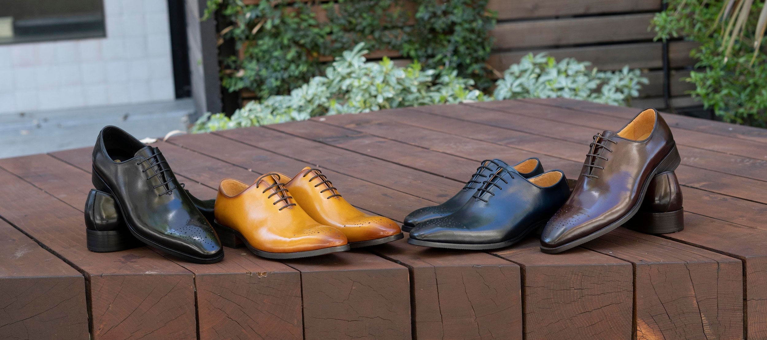 Carrucci Burnished Calfskin Oxford - Navy