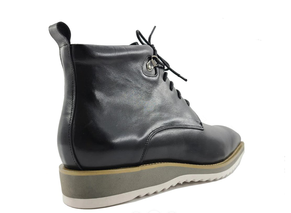 Maurice Burnished Calfskin Boot - Grey