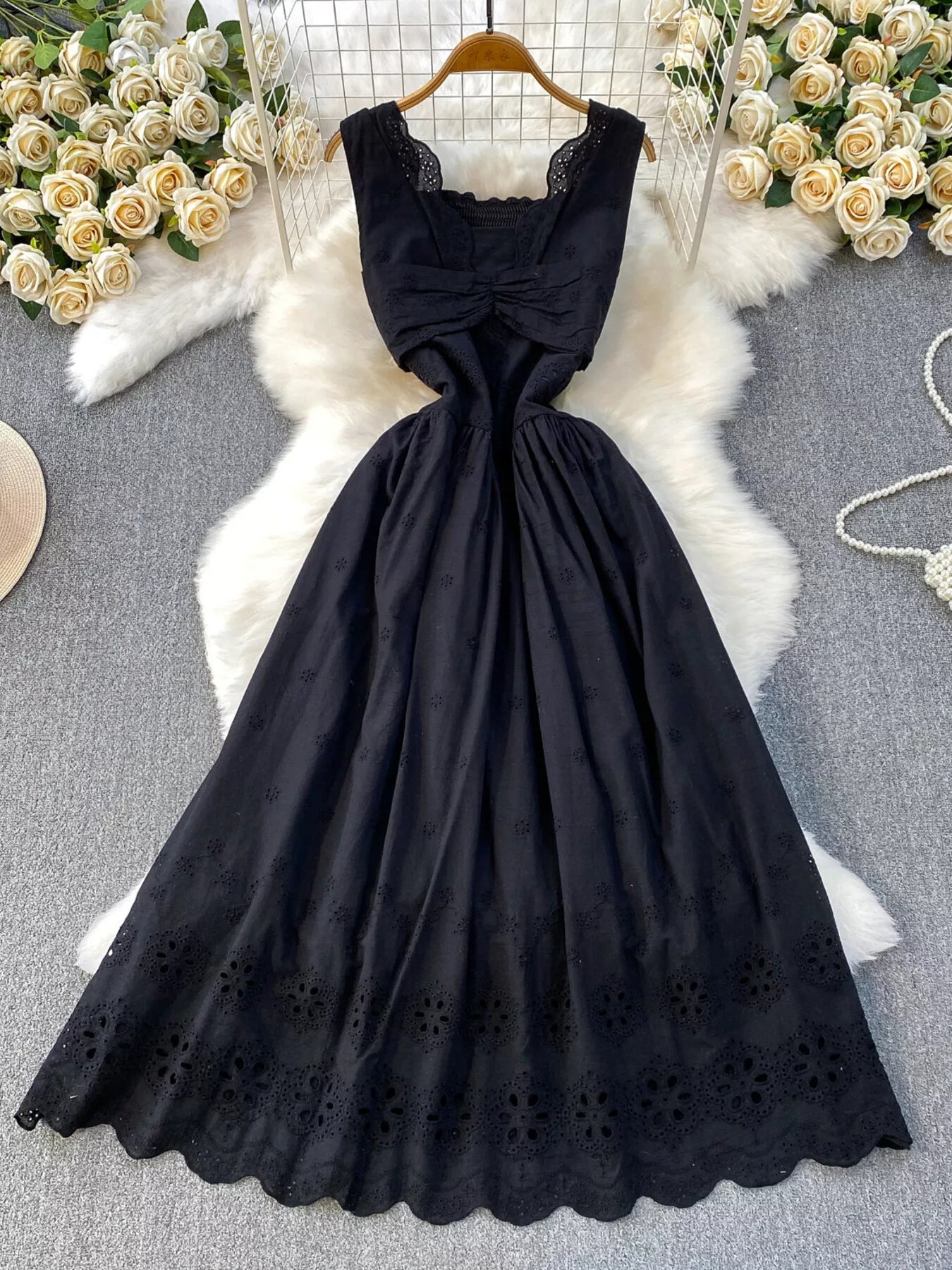 Lace Detail Sleeveless Dress