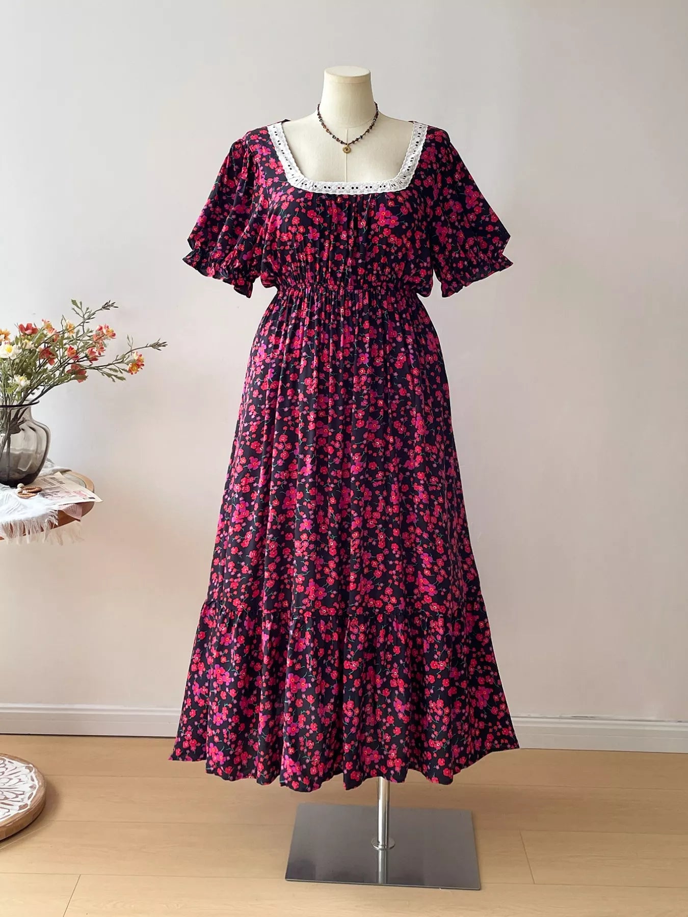 Plus Size Floral Square Neck Short Sleeve Dress
