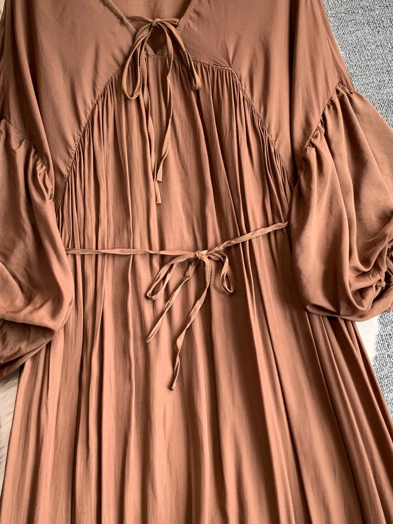 Balloon Sleeve Tie-Waist Dress