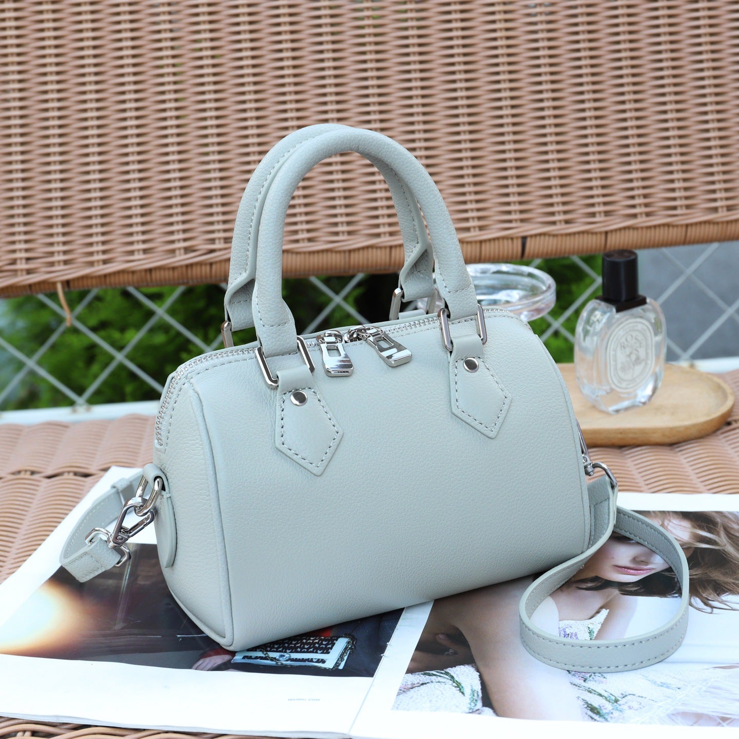 Top-grain Leather Women's Bag, New Cross-border Boston Style, Genuine Leather, High-end Feel, Handheld, Large Capacity Bowling Bag