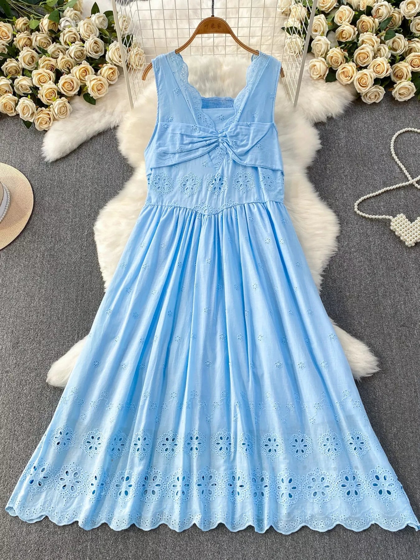 Lace Detail Sleeveless Dress