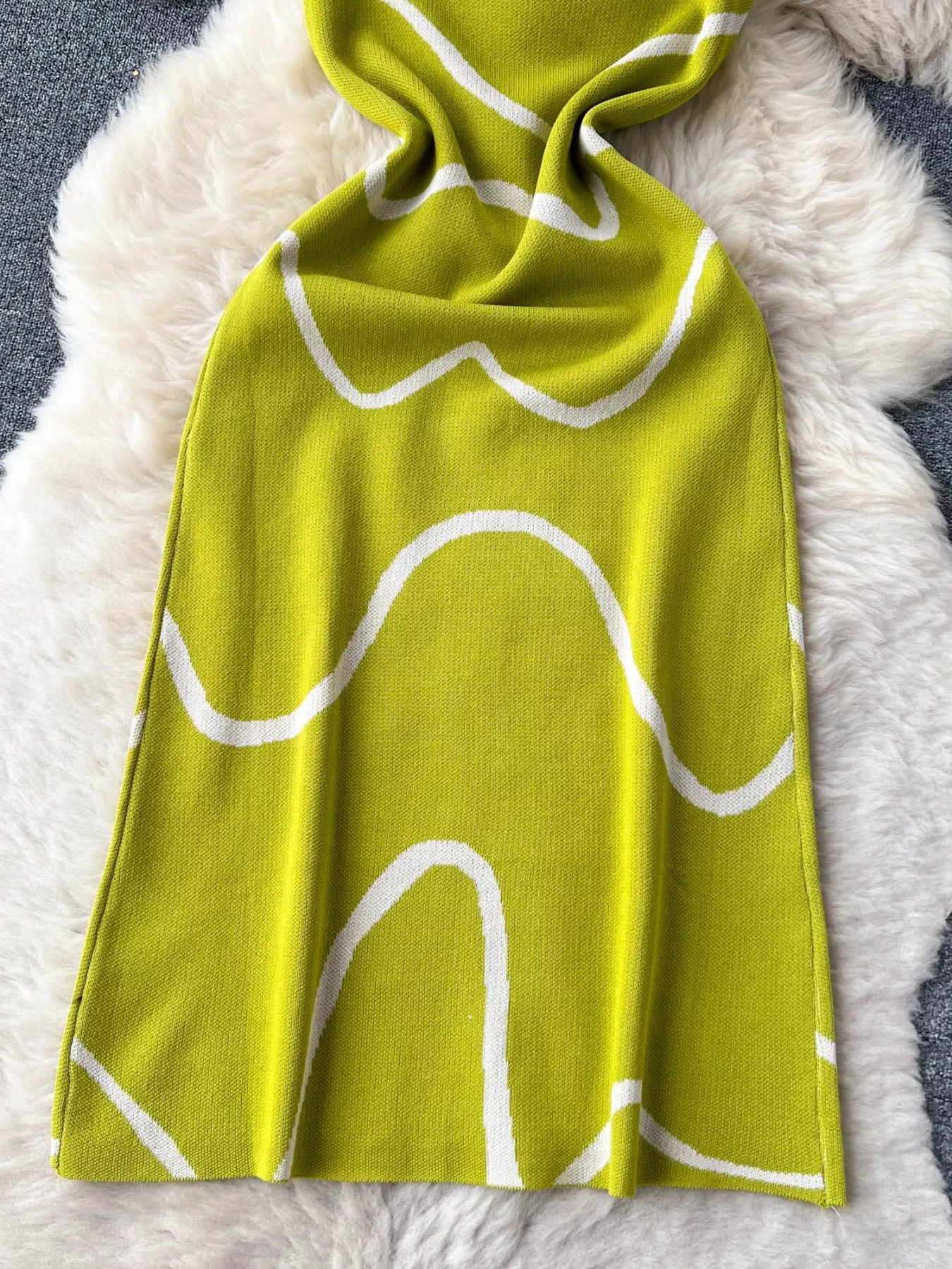 Wave Pattern Knit Midi Dress