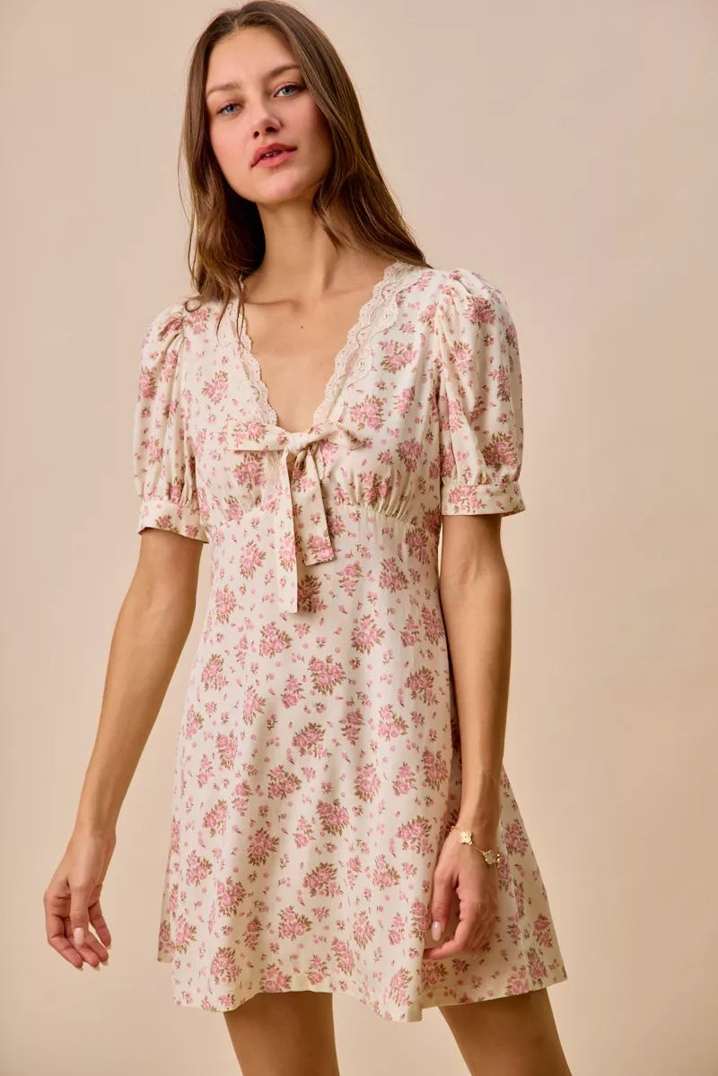 SO ME Floral Lace Trimed Short Sleeves Mini Dress