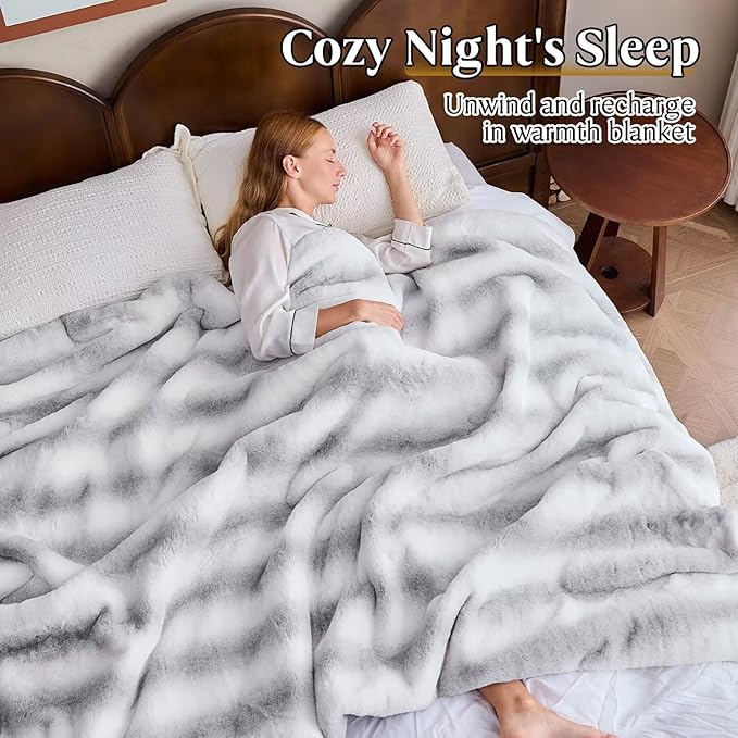 Luxury Faux Fur Blanket - Soft Warm Plush Blankets for Couch Sofa Bed, Fluffy Thick Throws for Bedroom, Office, Living Room, Decorative Reversible, Not Easy to shed- 50"x60", Grey/White