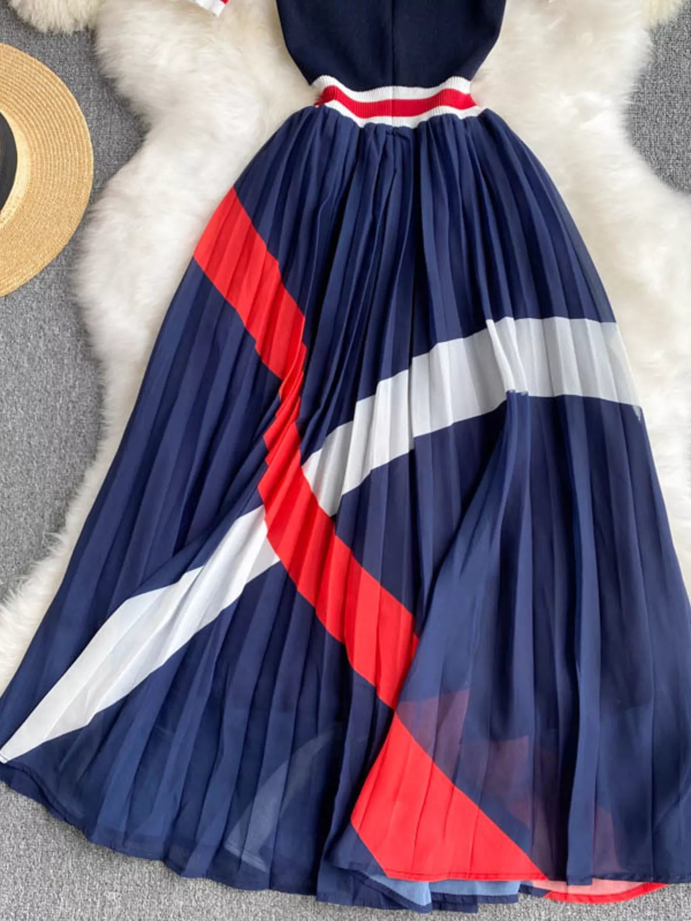 Elegant Color Block Pleated Midi Dress