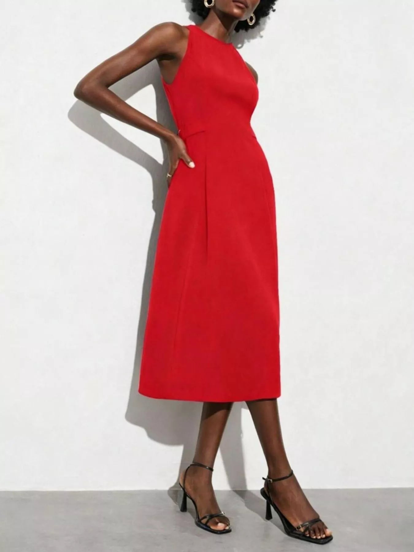 Sleeveless Solid Color Midi Dress