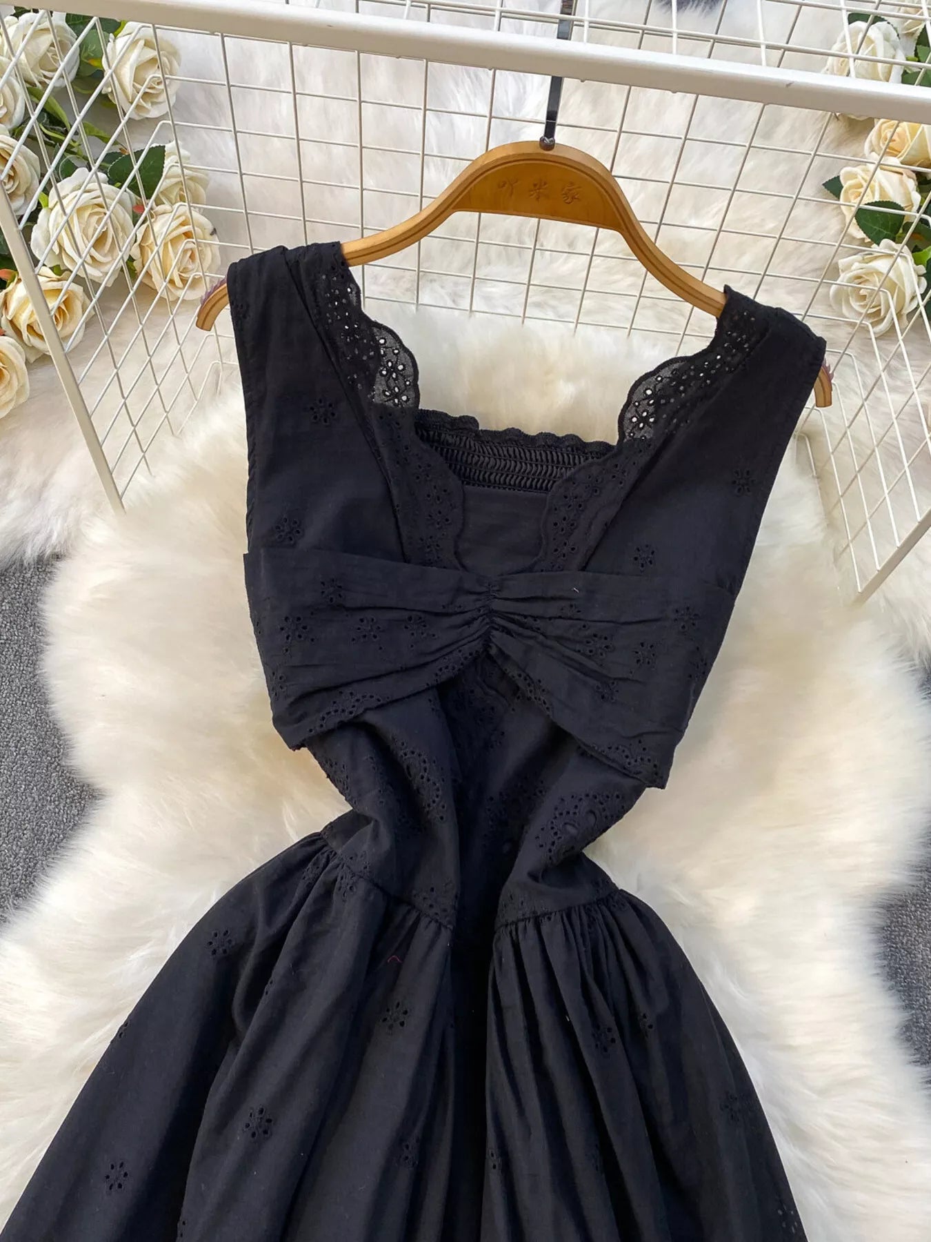 Lace Detail Sleeveless Dress
