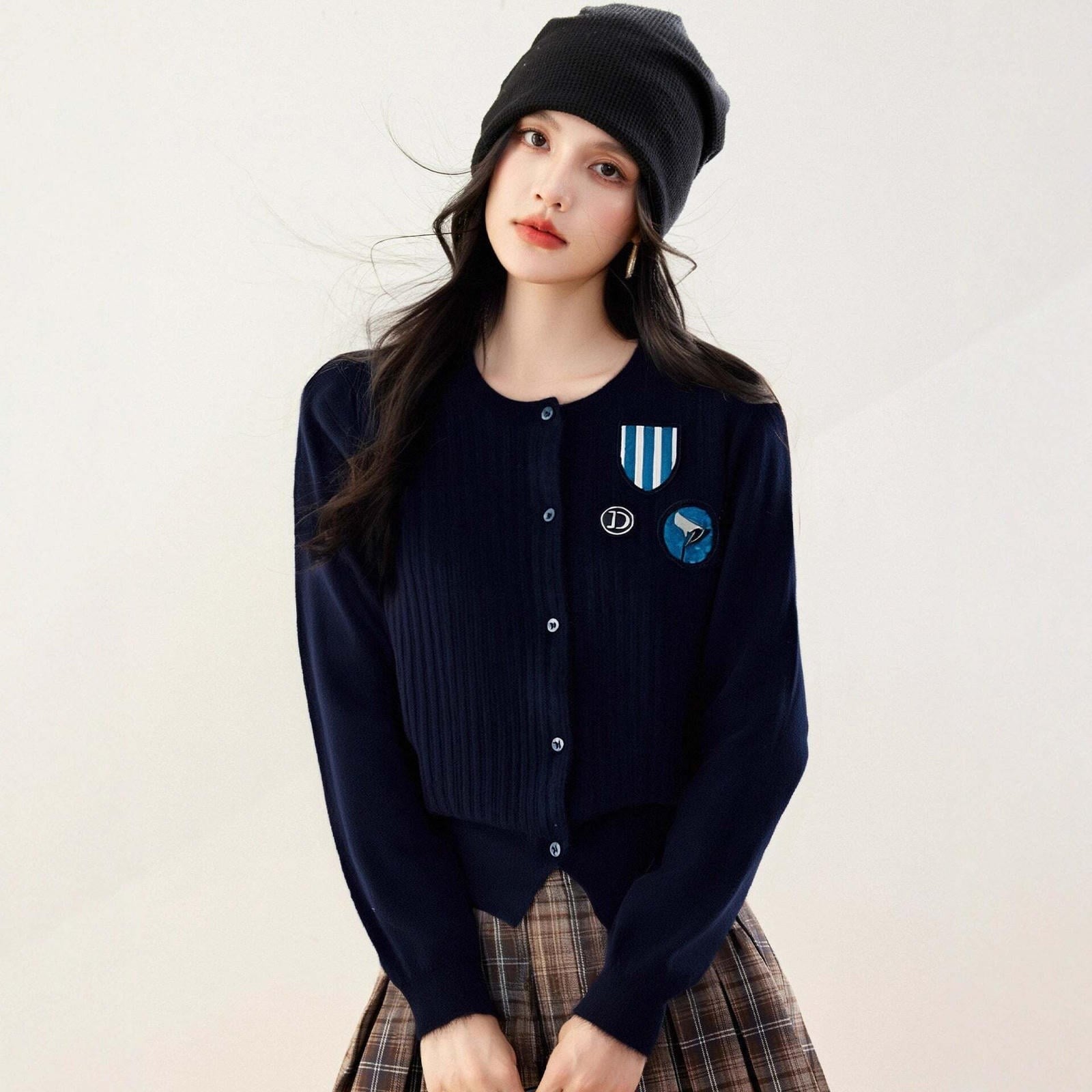 Chic Knit Cardigan with Badge Stripe Pattern, Short Length, Academic Style, Cashmere-Like Feel, Autumn/Winter Outerwear