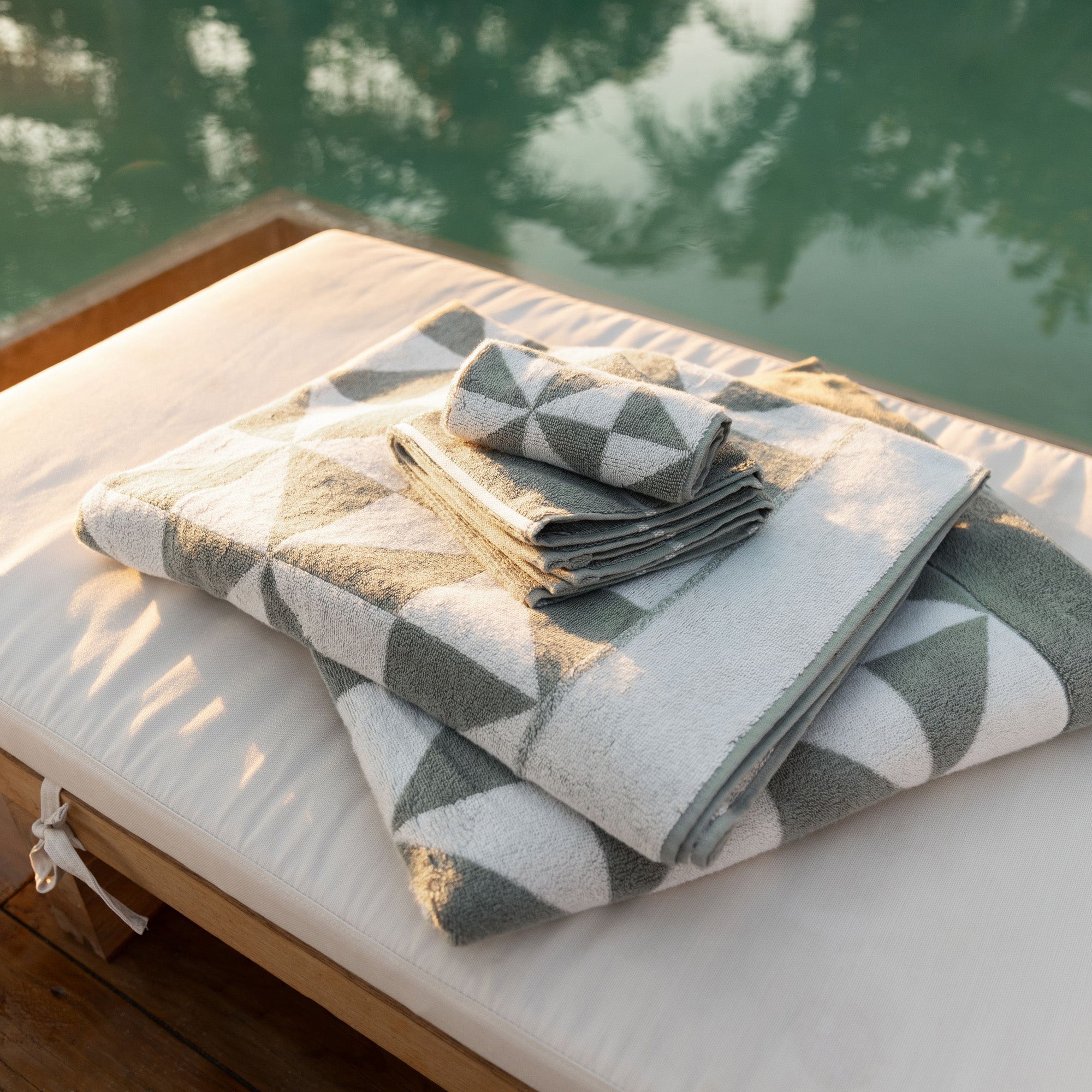 Umbra Cotton Beach Towel