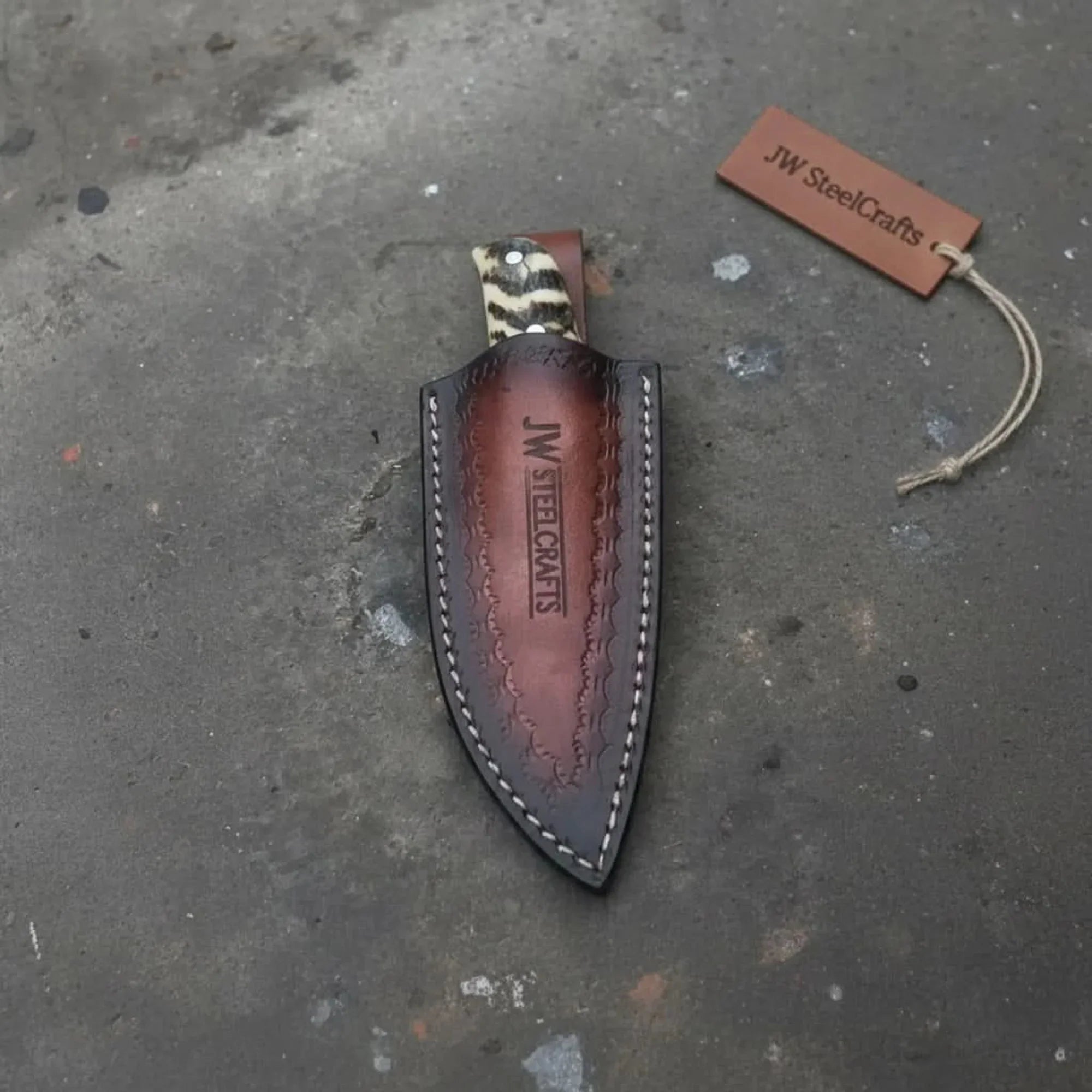 Compact Outdoor Knife Stainless Steel Blade Ram Horn or Wengi Wood Handle