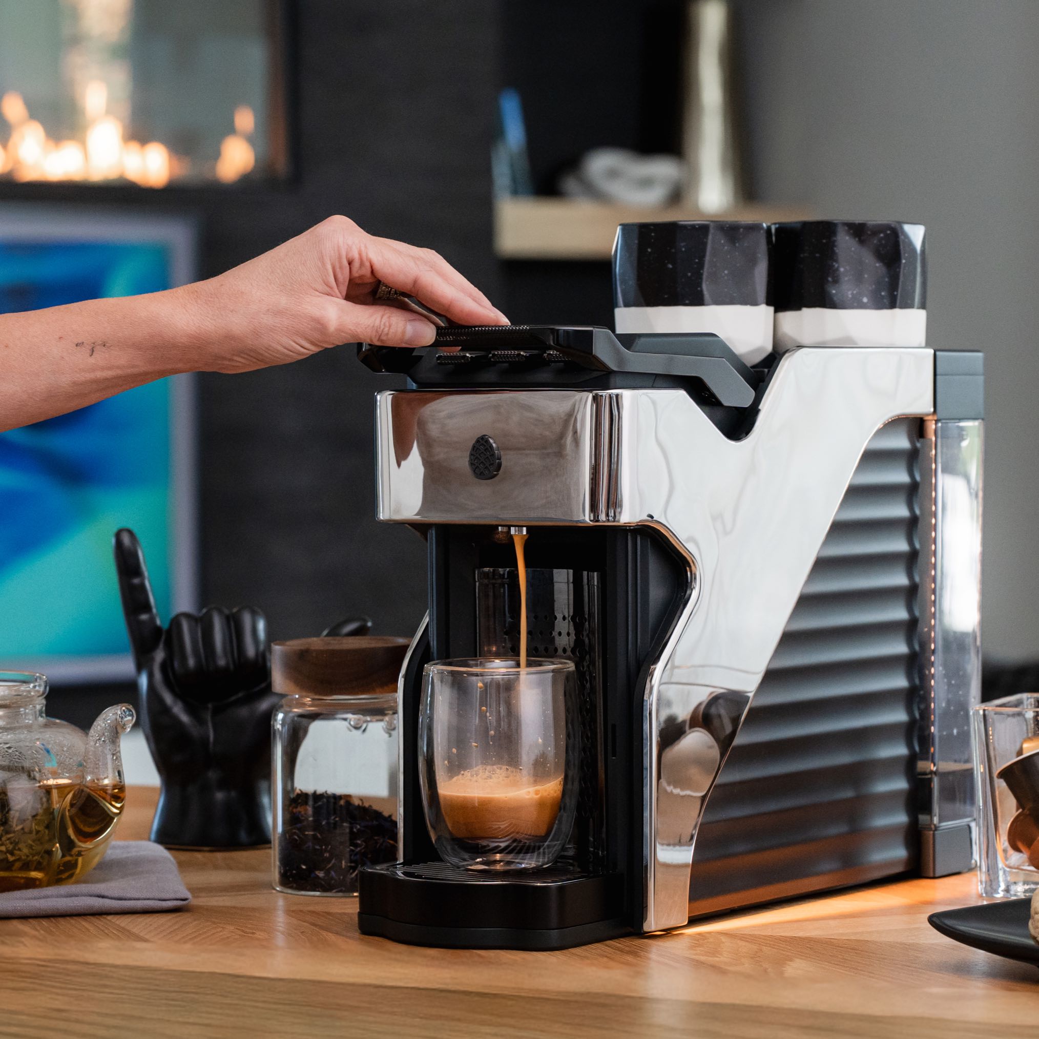 Line1 Espresso and Coffee Machine: Polished Chrome
