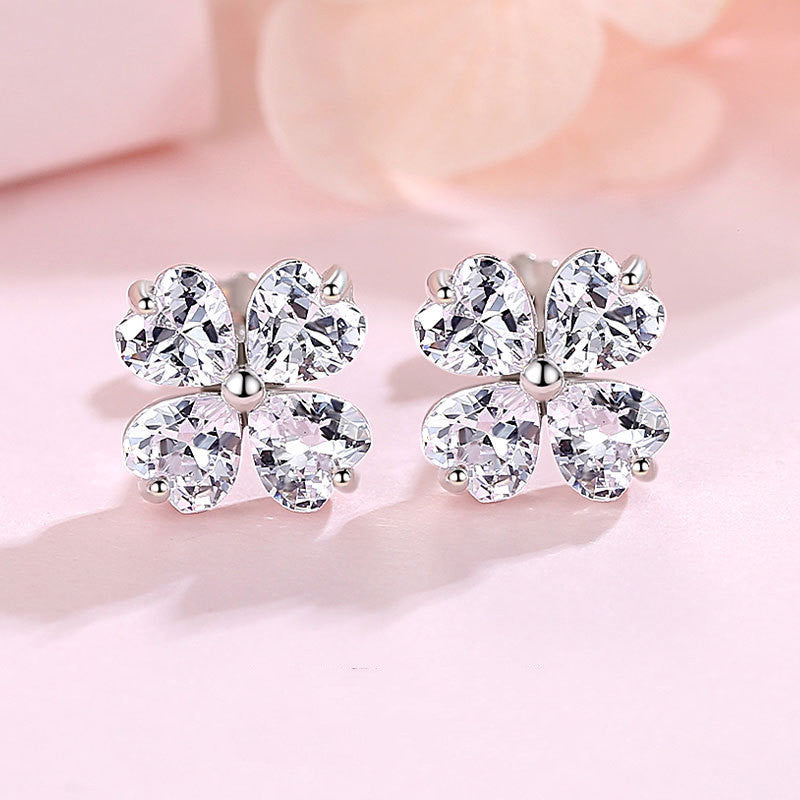 Women's Clover Love Heart Trendy Light Luxury High-grade Elegant Simple Stud Earrings