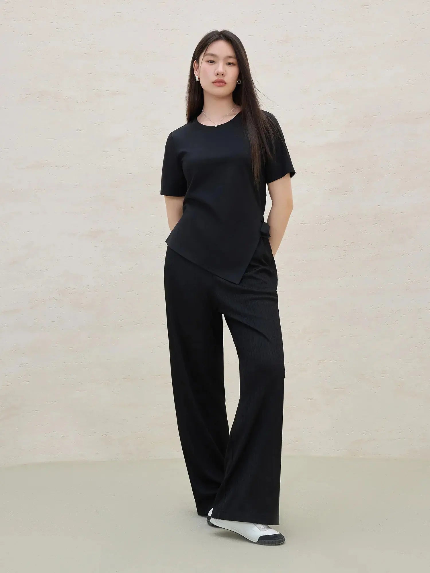 Chic Minimalist Black Stretch Wide-Leg Summer Trousers