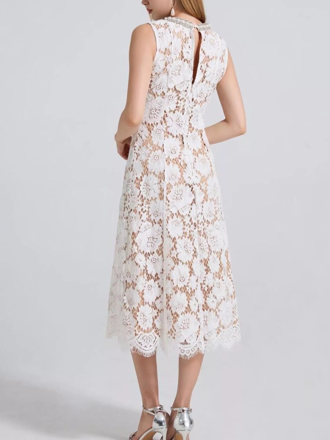 Pearl Neckline Sleeveless Lace Dress