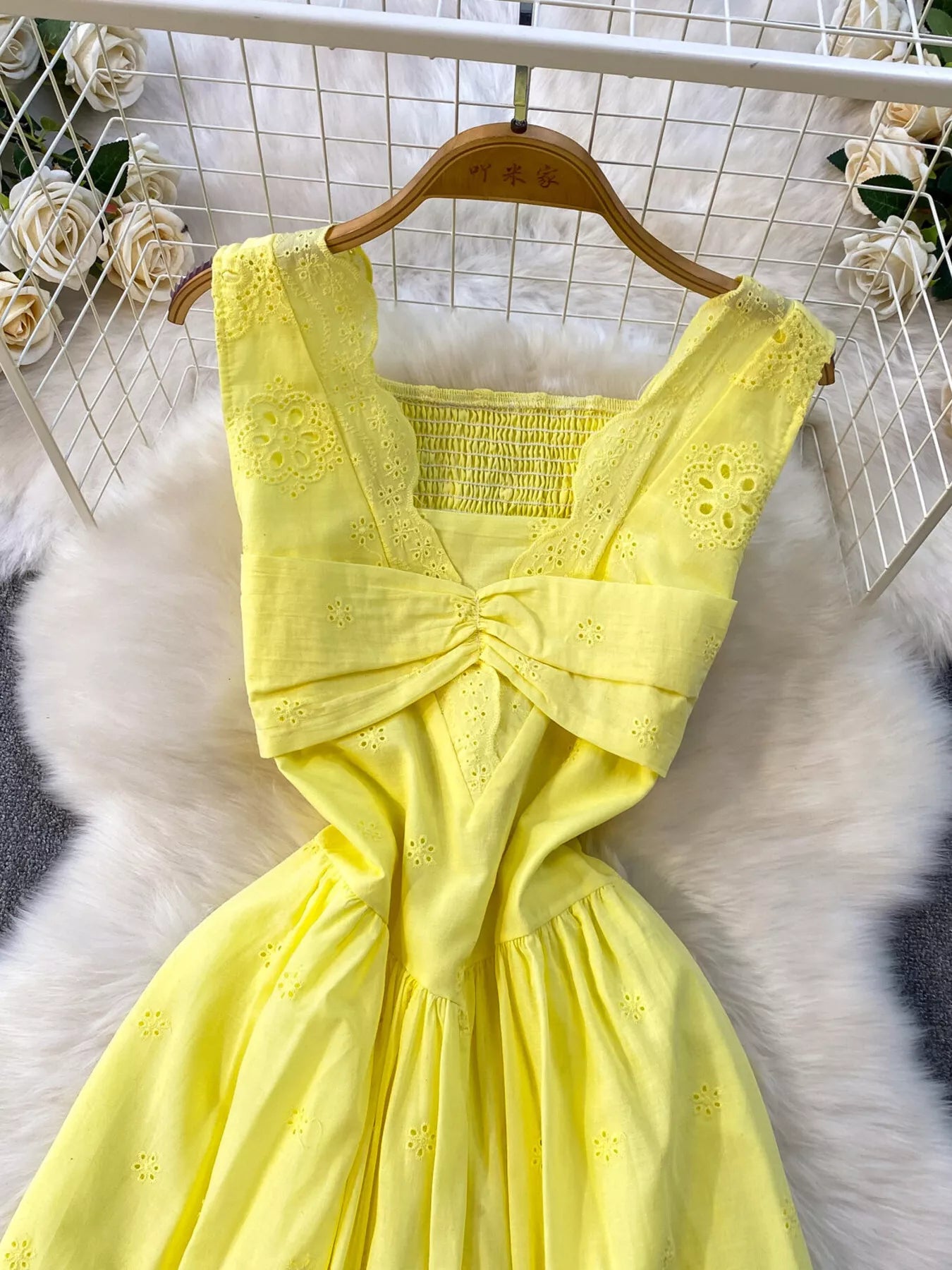 Lace Detail Sleeveless Dress