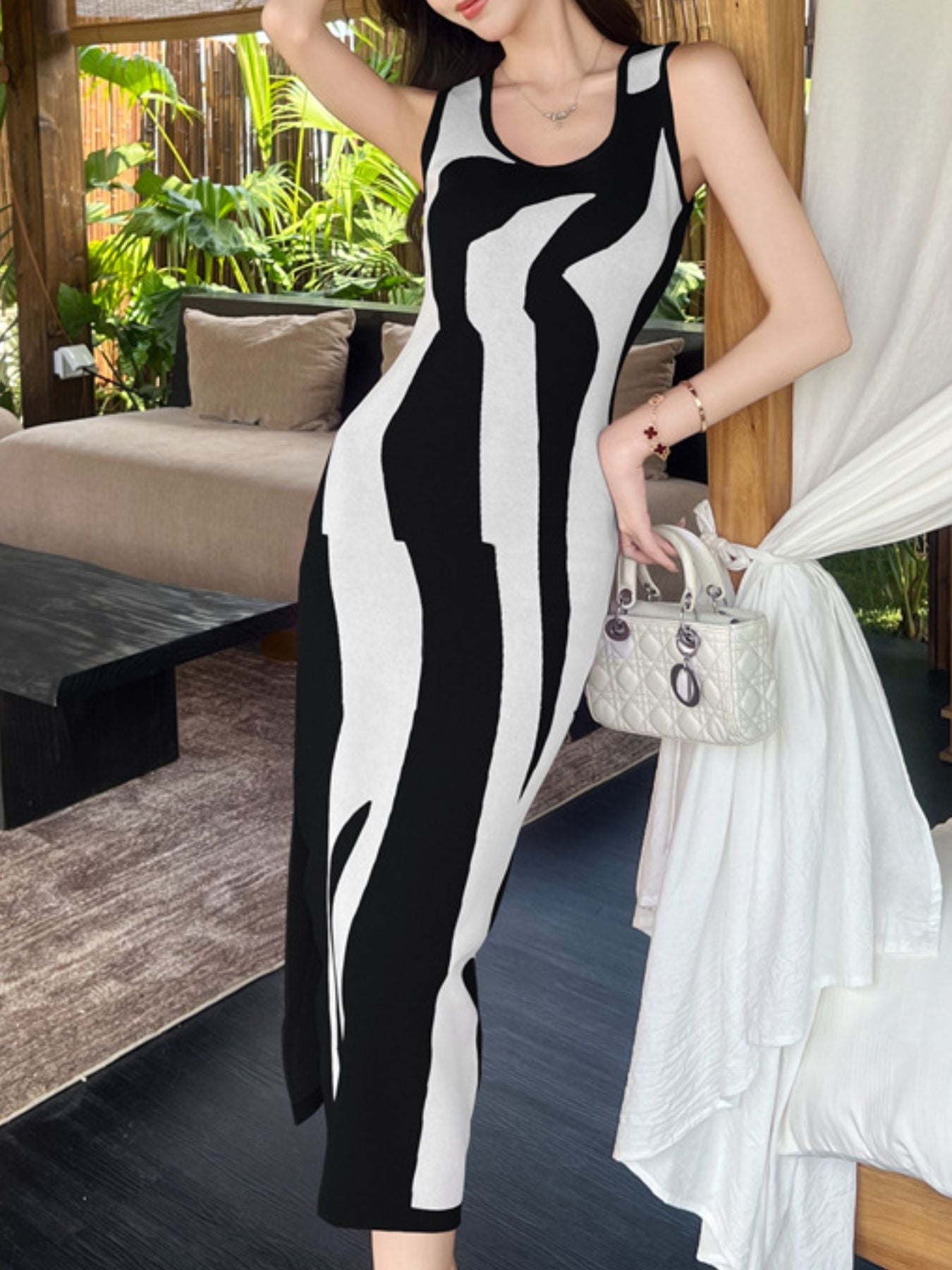 Contrast Sleeveless Bodycon Midi Dress