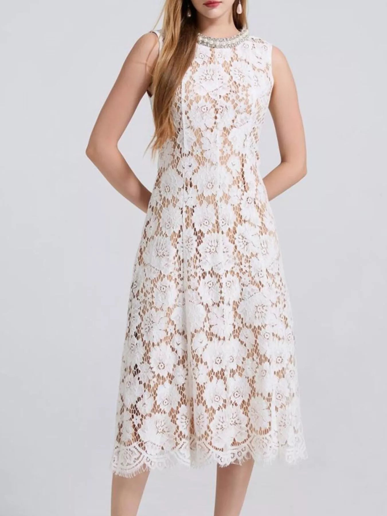 Pearl Neckline Sleeveless Lace Dress