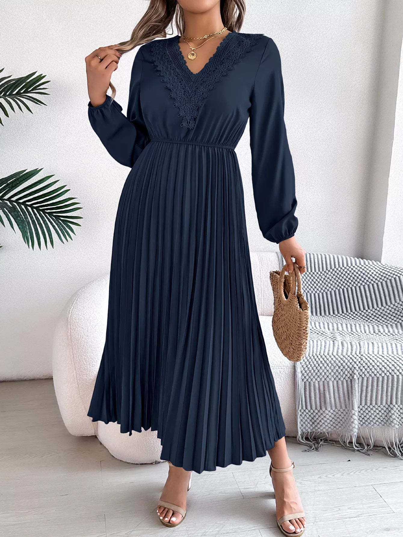 Lace Detail V-Neck Pleated Dress