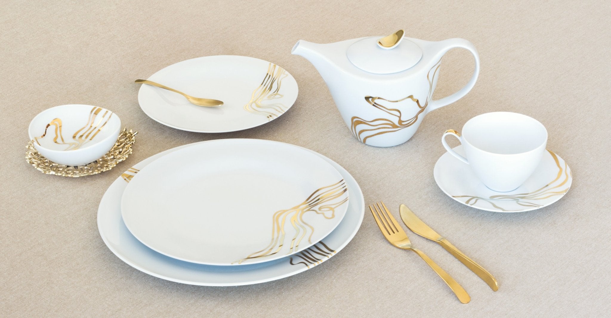 Fiume D'Oro 11-piece Gift Set - Tea Service for 4 - Overture Gifts