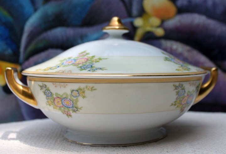 Vintage Noritake Allison Porcelain Soup Bowls & Saucers, Gold Wedding Band China, Set of 7