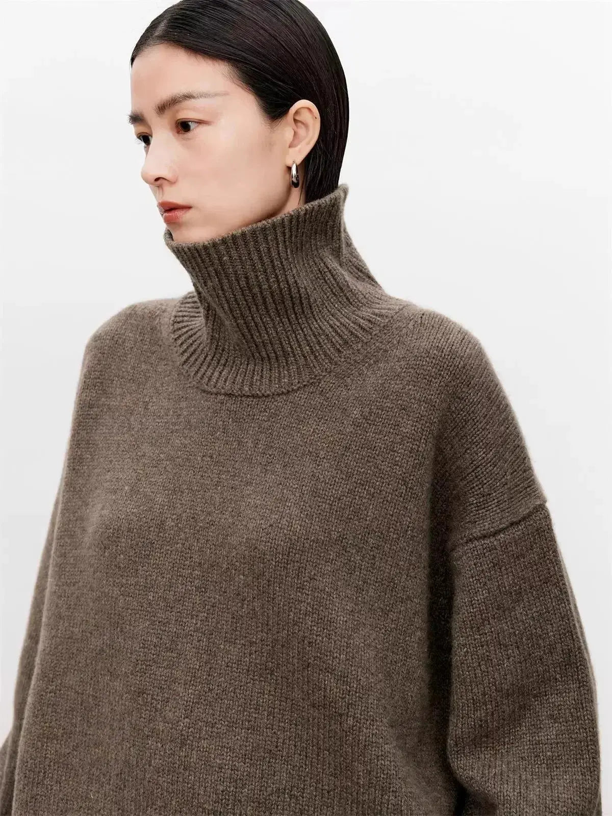 Luxurious Pure Cashmere Turtleneck Sweater - Overture Gifts