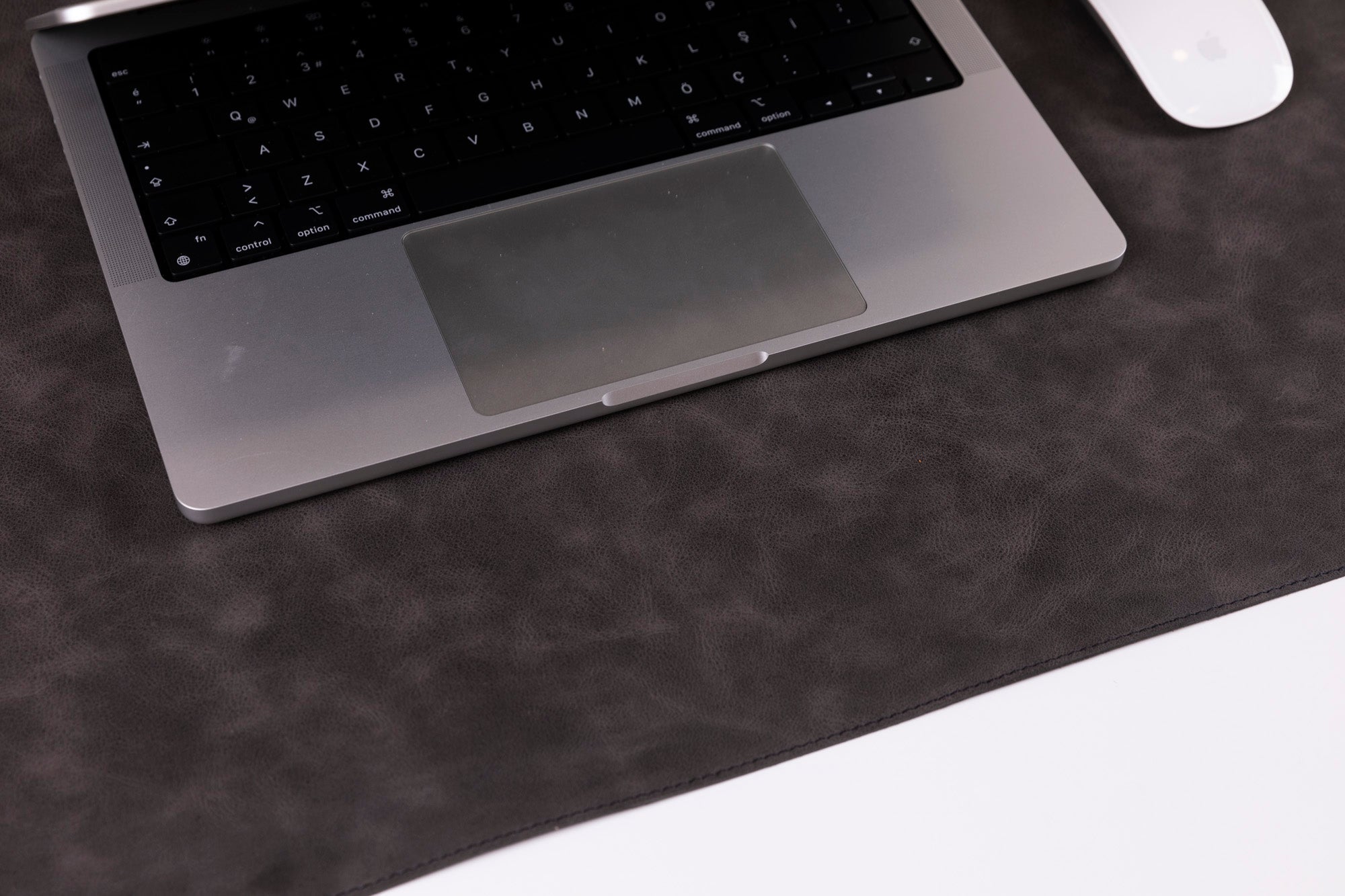 Natural Leather Desk Mat (91 cm x 48 cm) - Overture Gifts