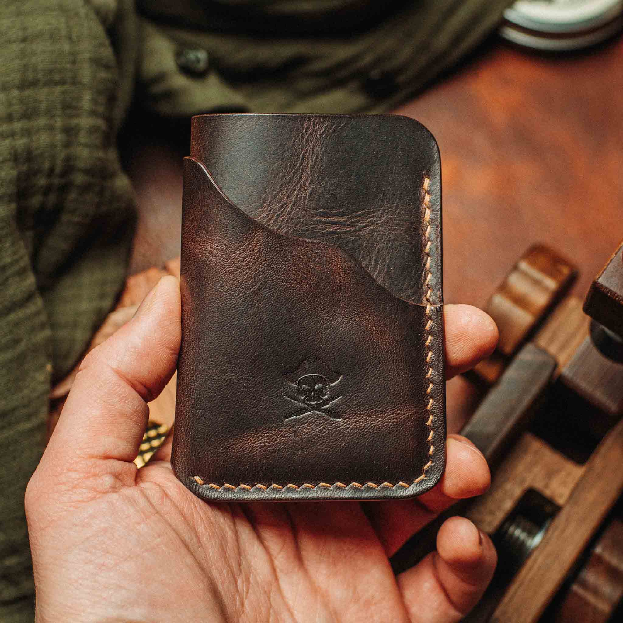 Venturer v2 – Minimalist Leather Wallet - Overture Gifts