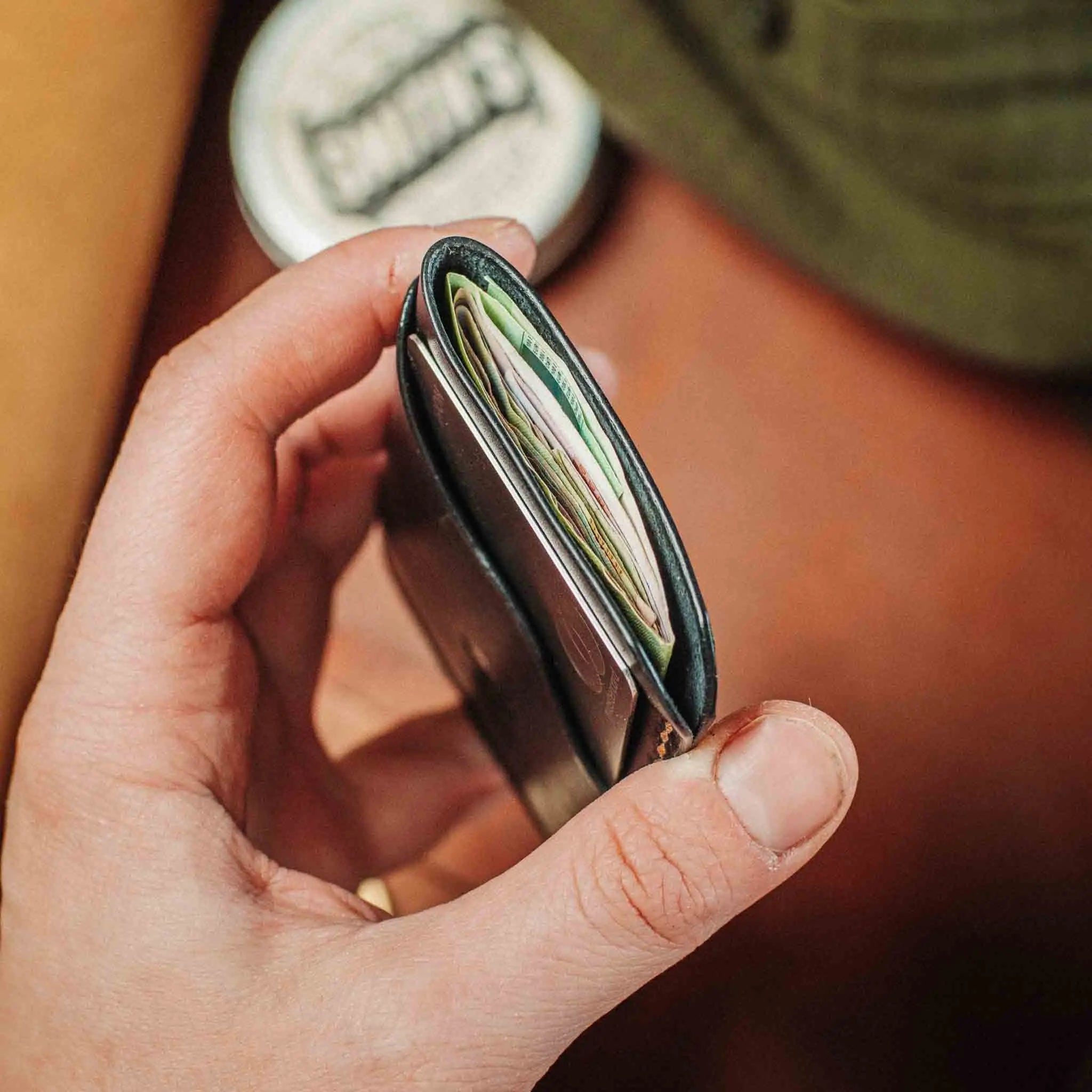 Venturer v2 – Minimalist Leather Wallet - Overture Gifts