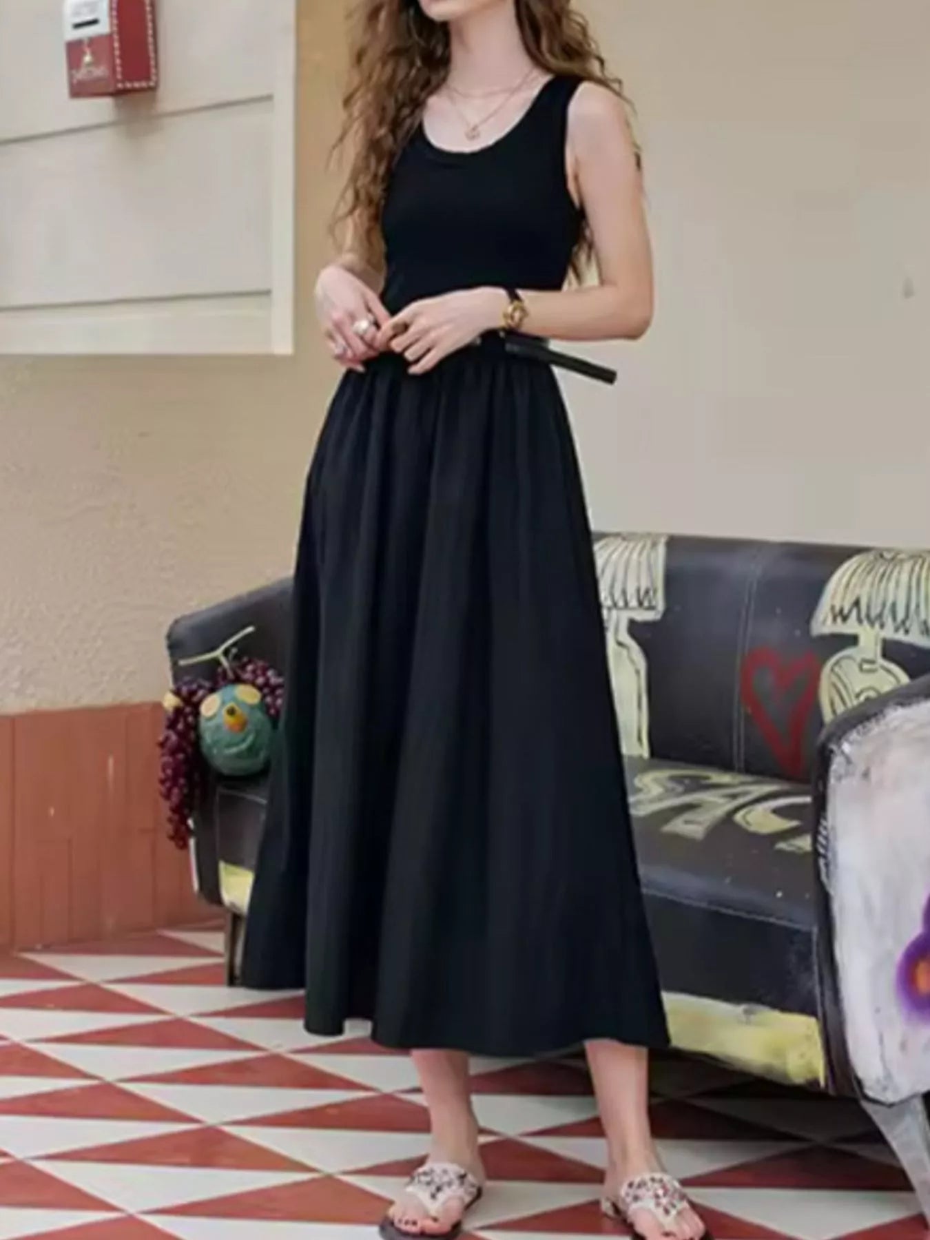 Round Neck Sleeveless Midi Dress