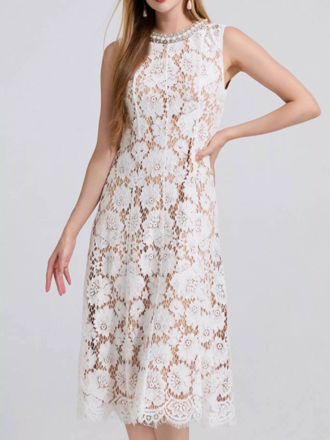 Pearl Neckline Sleeveless Lace Dress