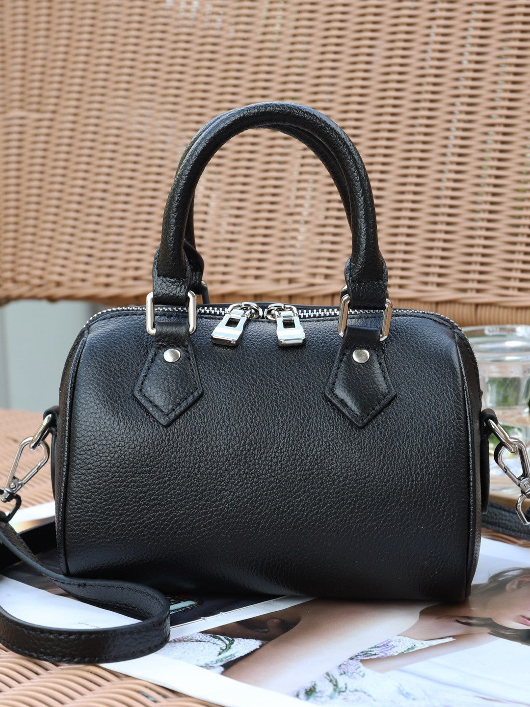 Top-grain Leather Women's Bag, New Cross-border Boston Style, Genuine Leather, High-end Feel, Handheld, Large Capacity Bowling Bag