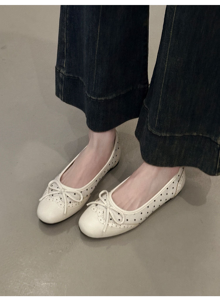 Women Vintage Polka Dot Brogue Perforated Front Bow Ballet Flats, Round Toe Slip On Soft Leather Elegant Office Daily Casual Doll Shoes