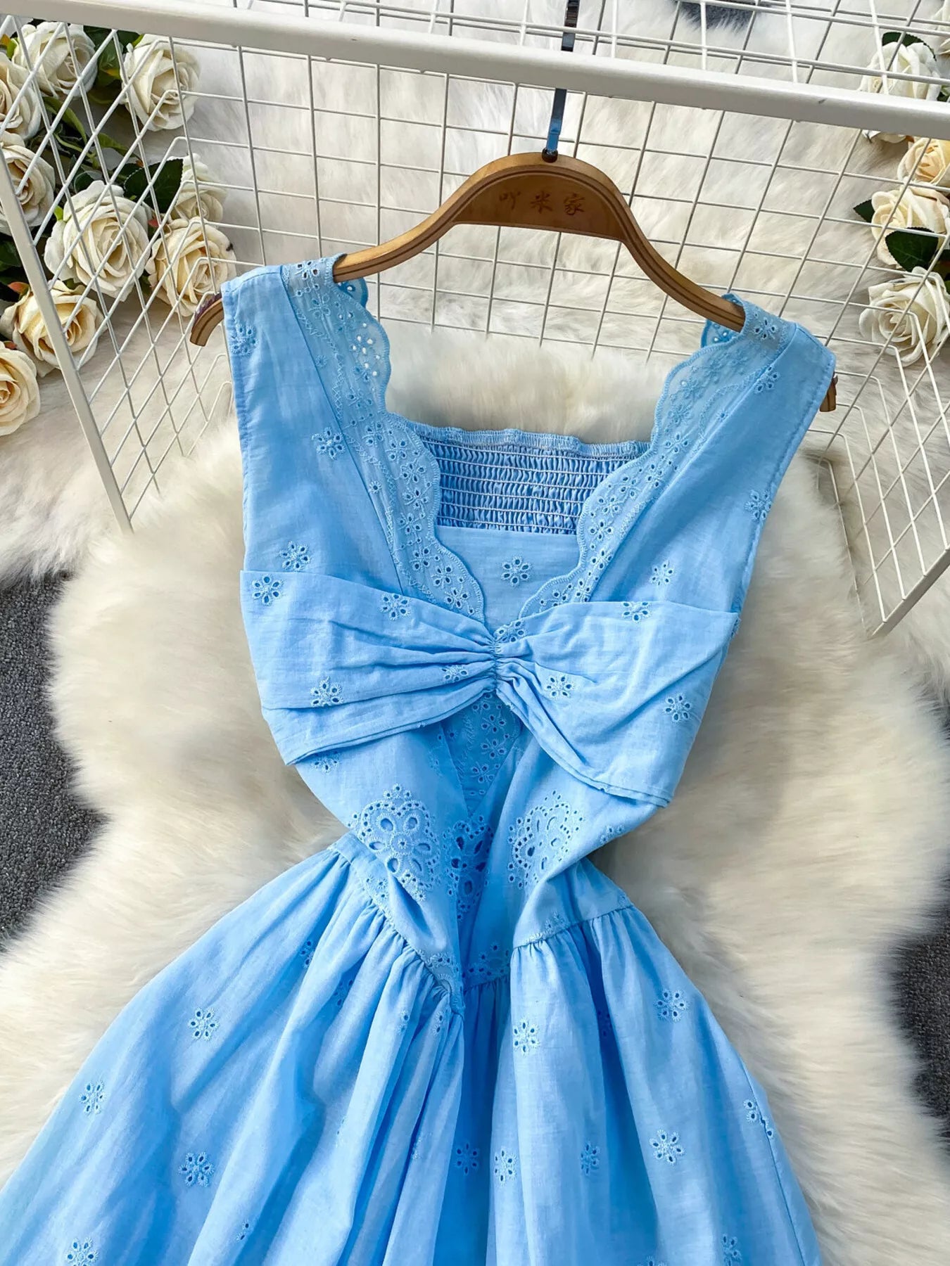 Lace Detail Sleeveless Dress