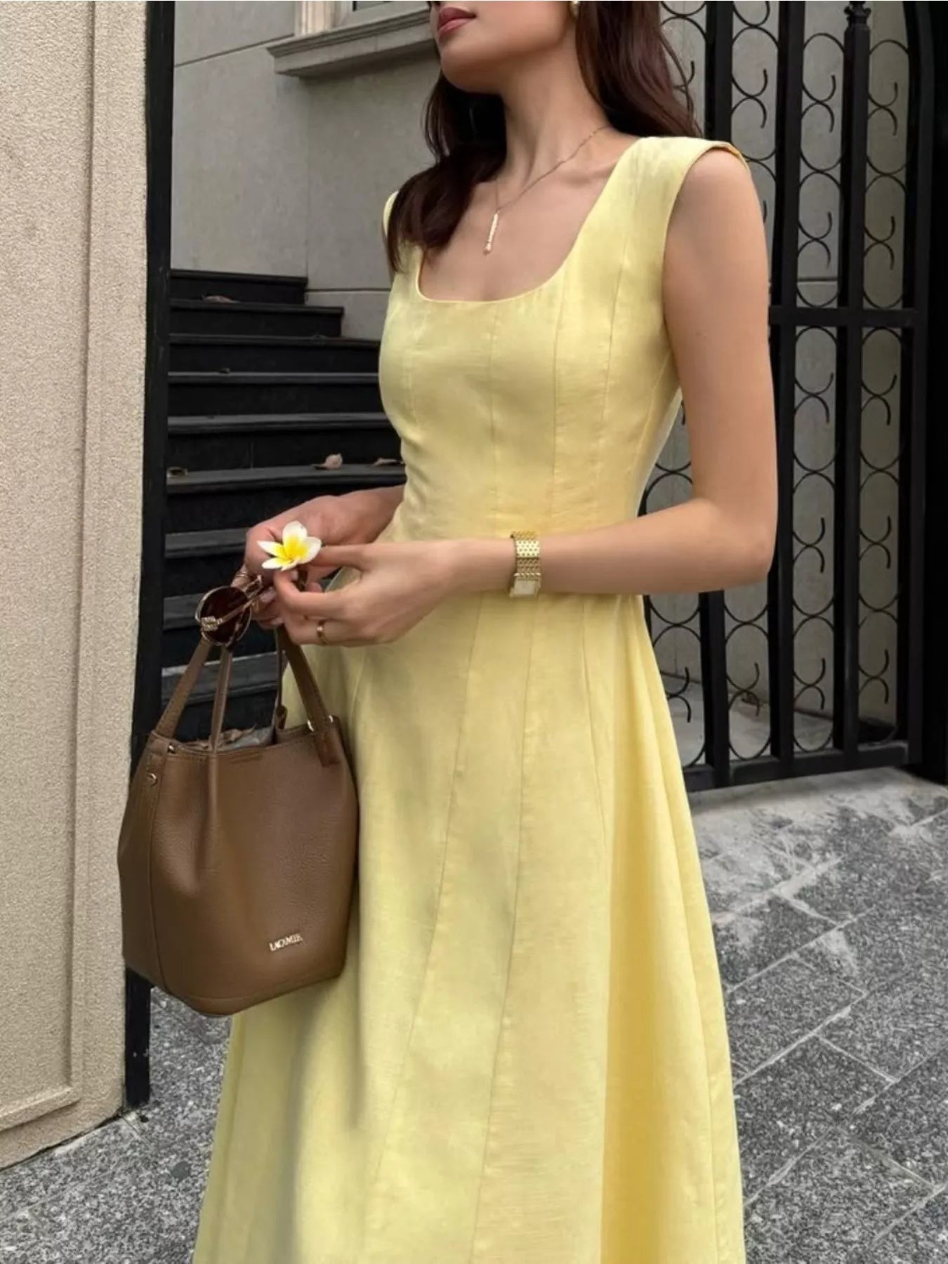 Sleeveless Scoop Neck A-Line Midi Dress