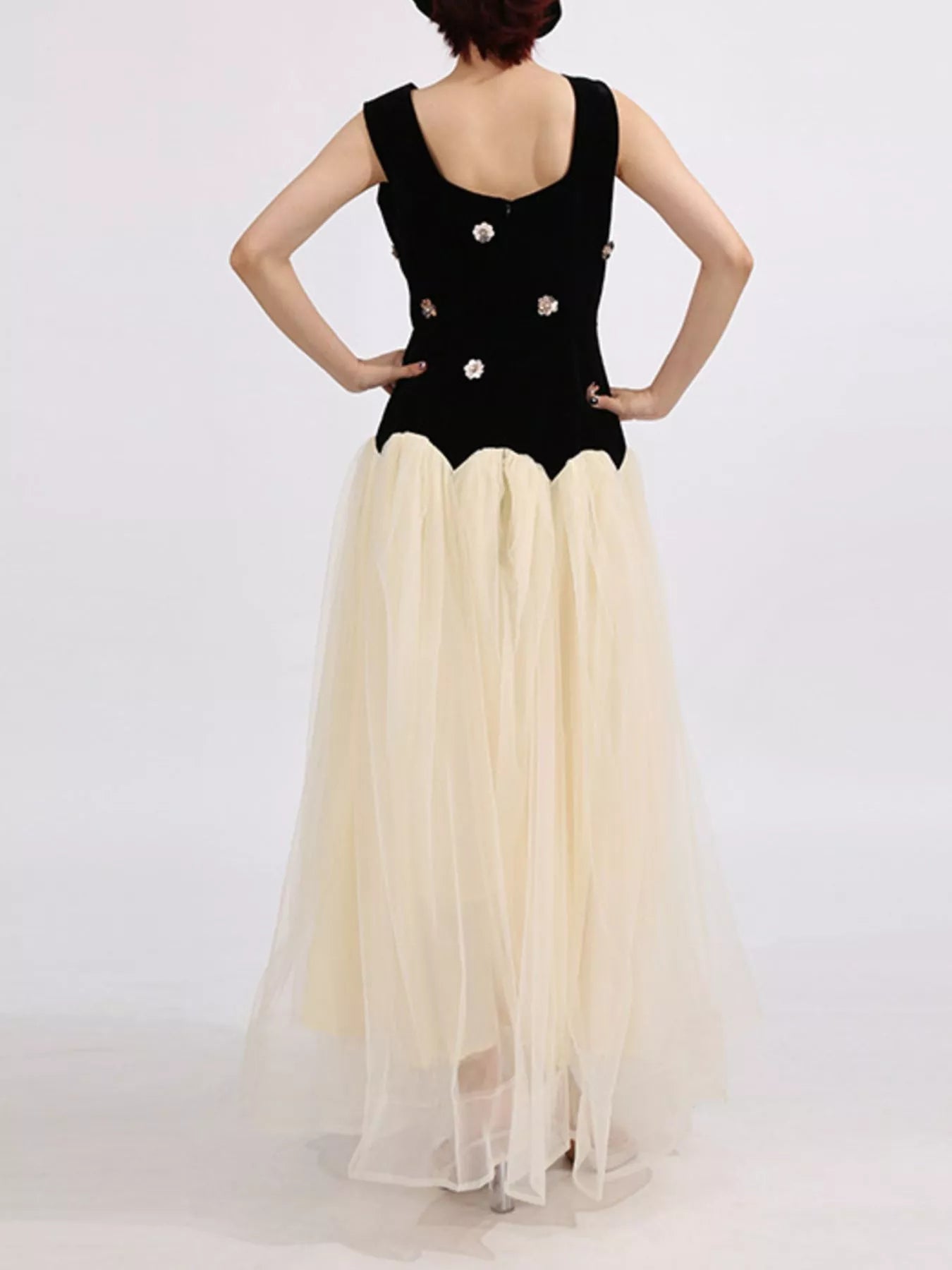 Contrast Flower Sleeveless Tulle Maxi Dress