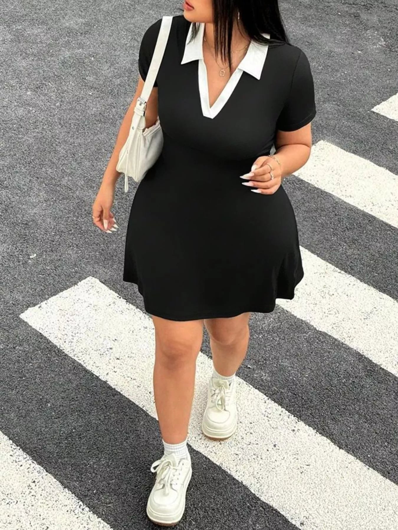 Plus Size Contrast Collar Bodycon Mini Dress