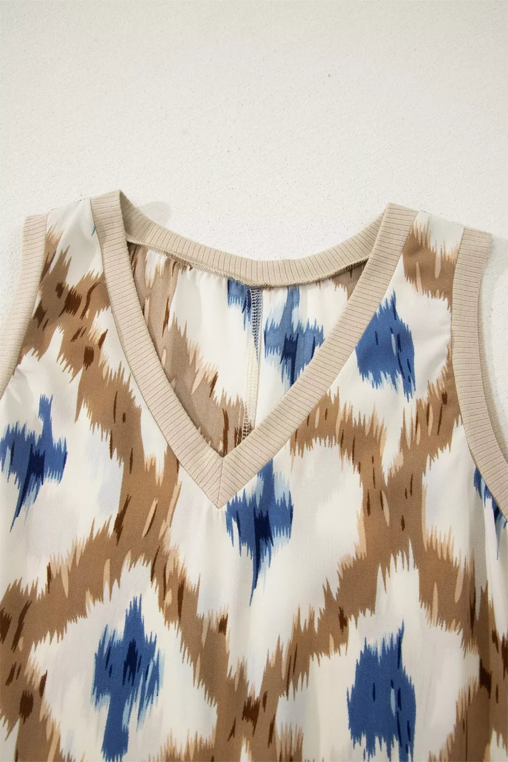Abstract Print V Neck Sleeveless Midi Dress